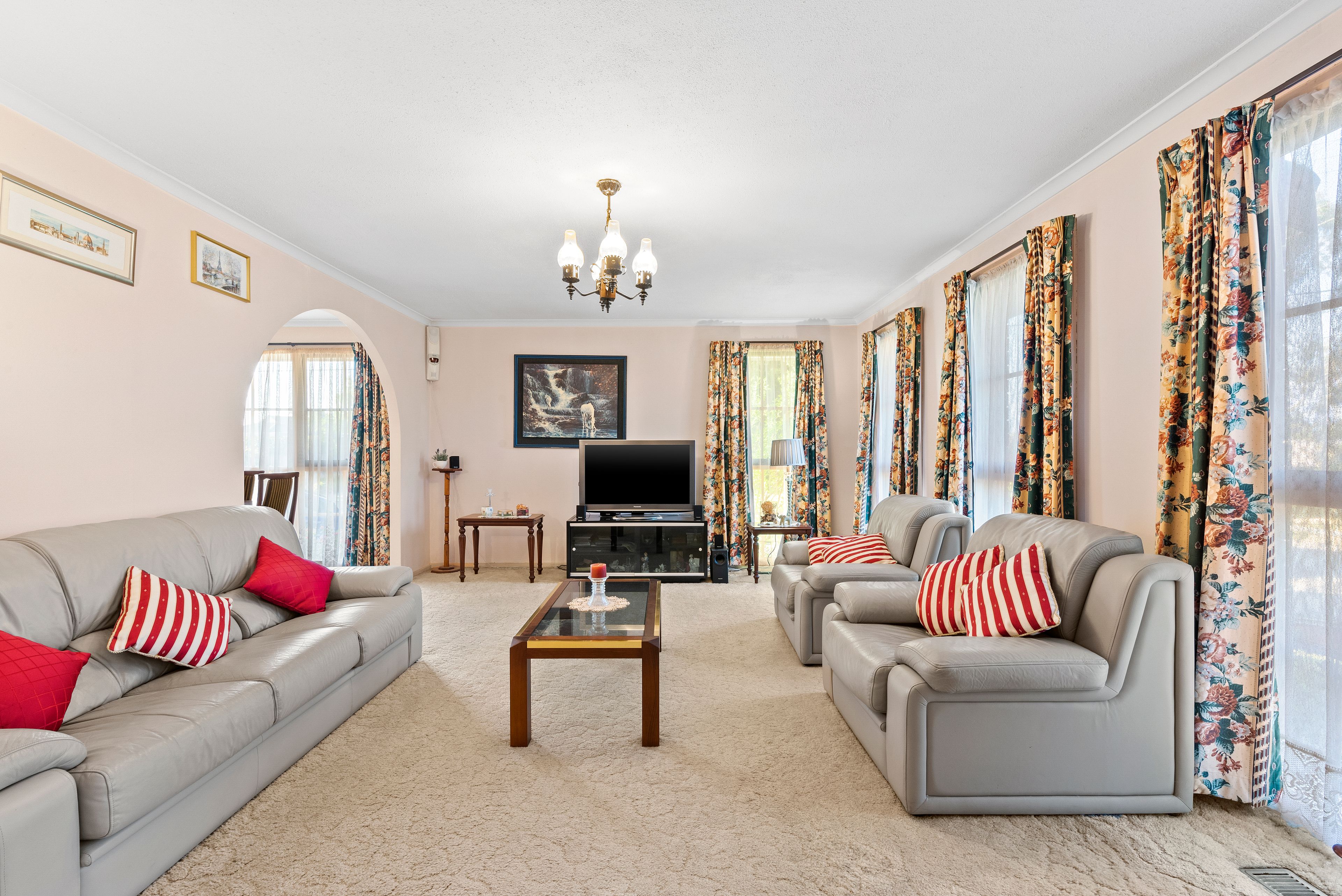 29 Knights Drive, Glen Waverley, VIC 3150