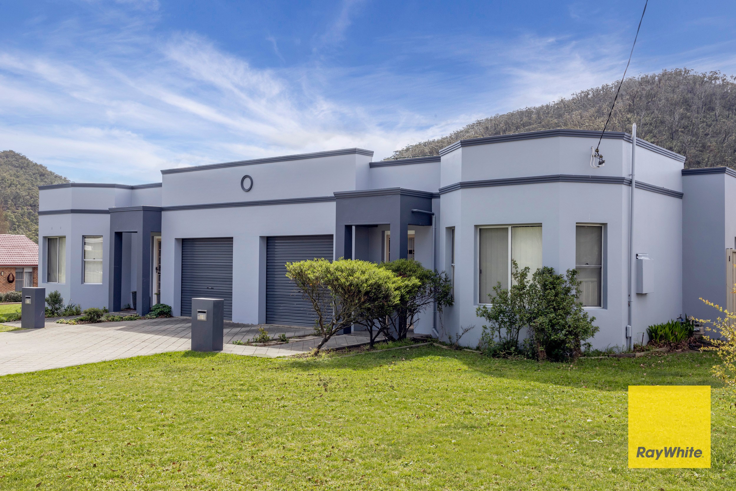 27 A & B Fullagar Avenue, Lithgow, NSW 2790