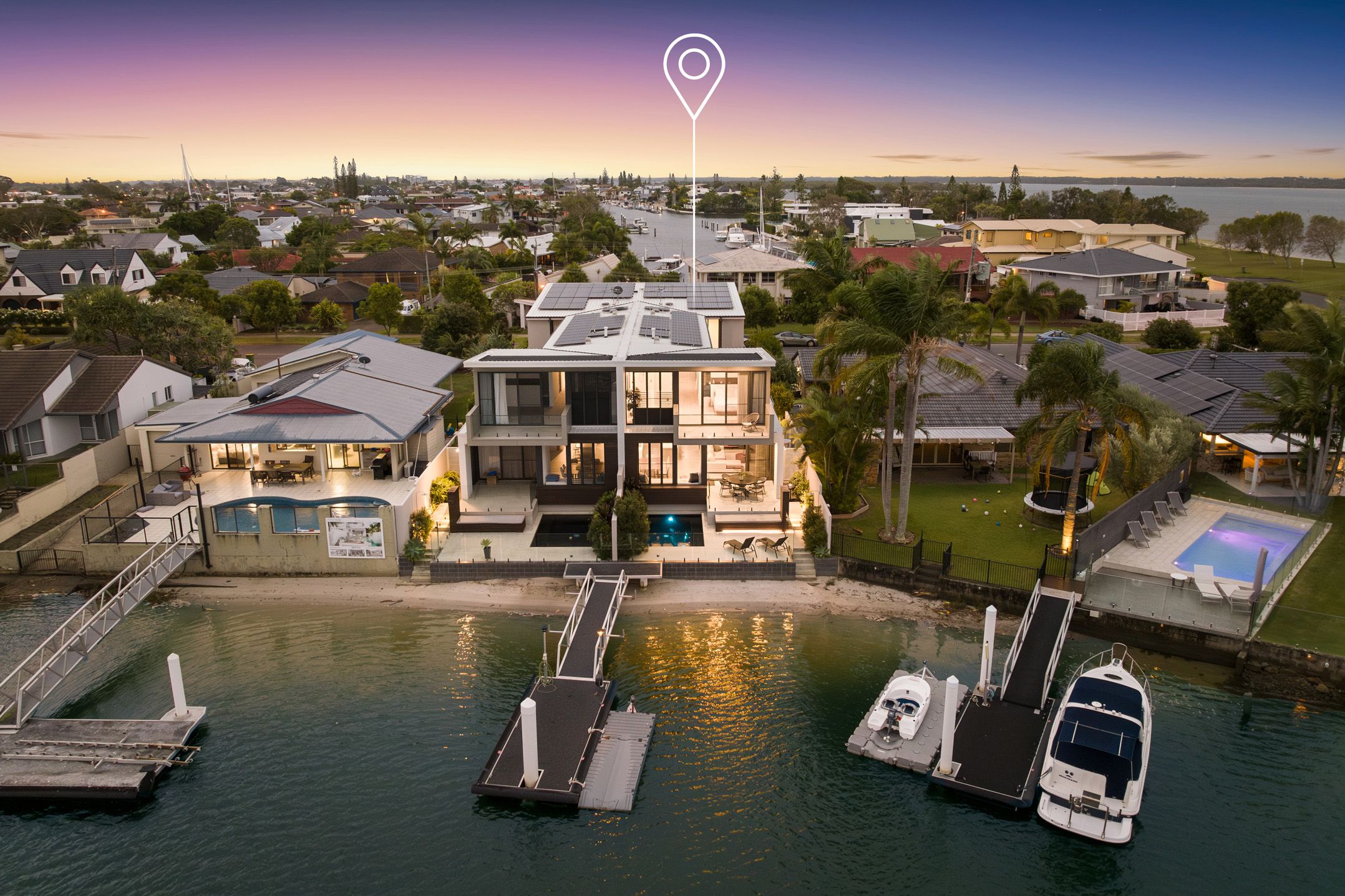 1/8 Jennifer Avenue, Runaway Bay, QLD 4216