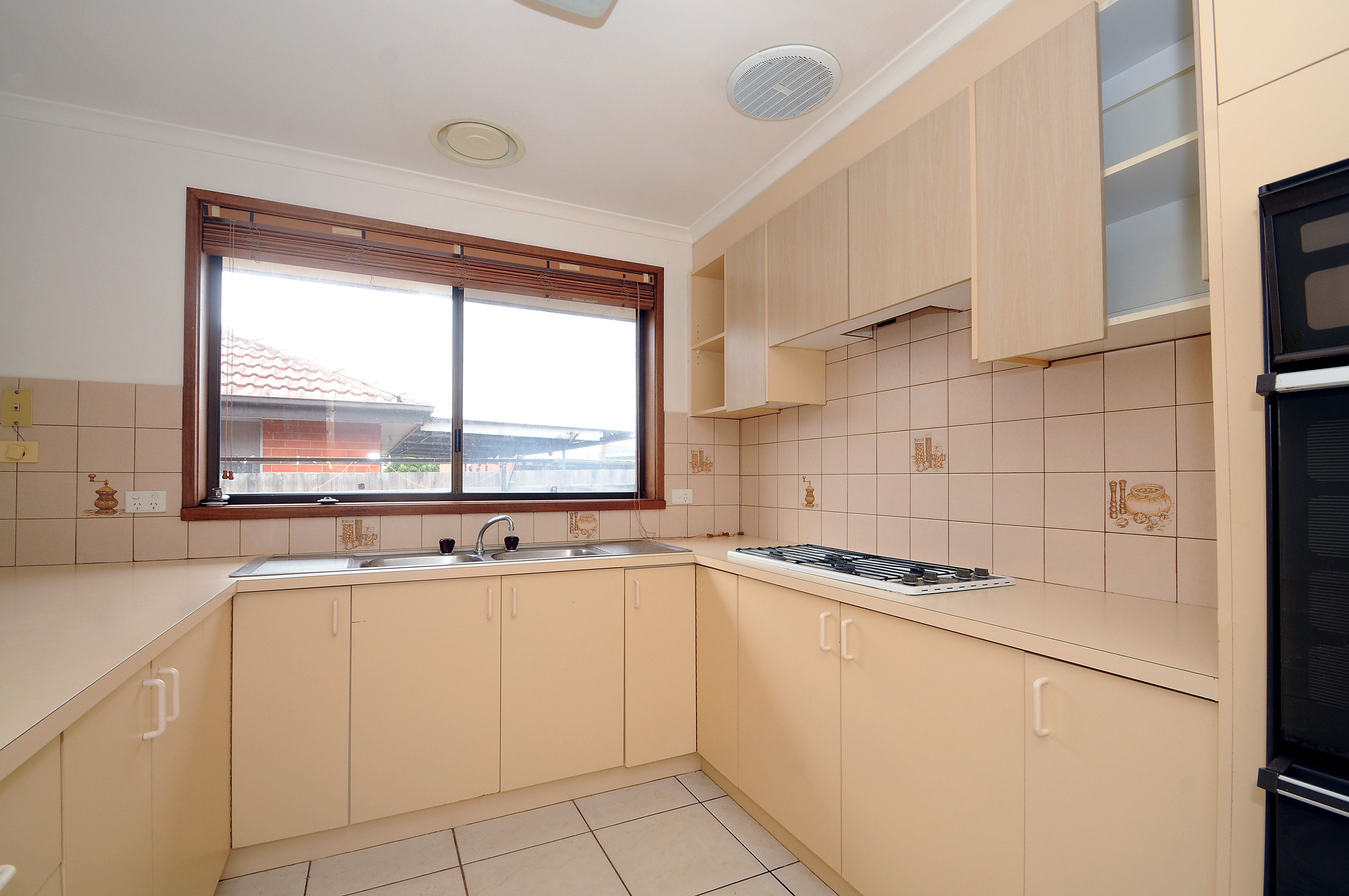 3/2 Vera Court, Dandenong, VIC 3175