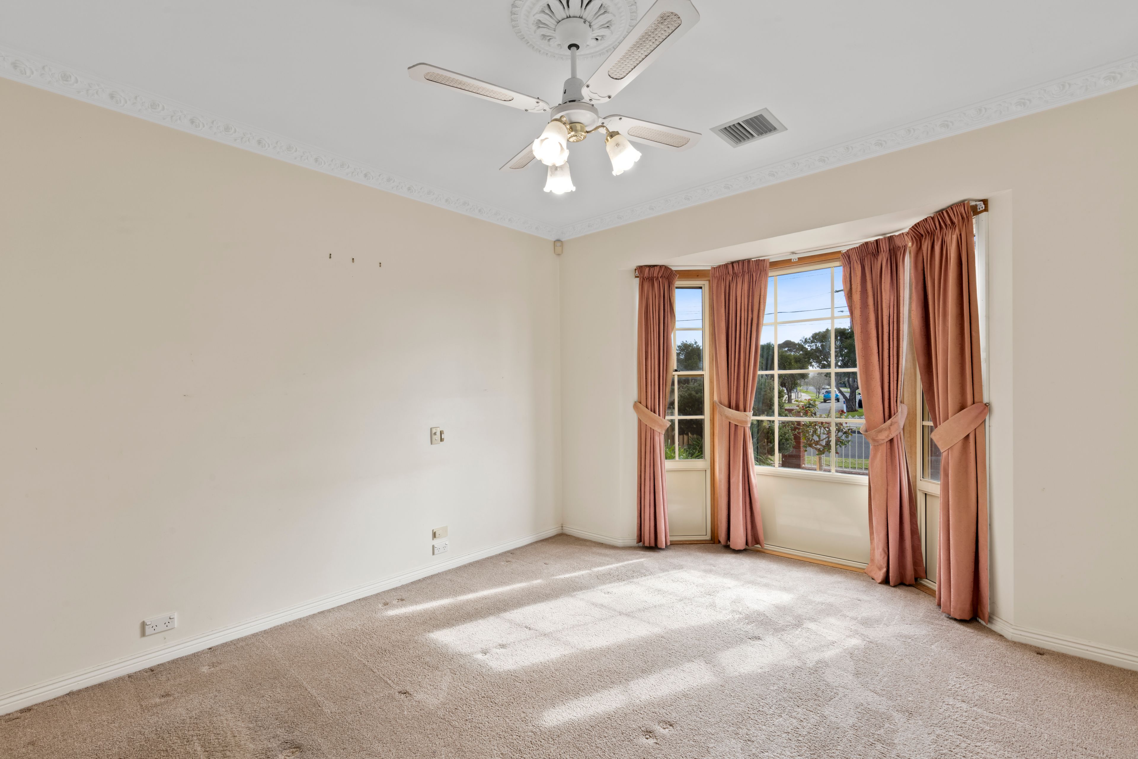 13 Ainslie Avenue — photo 8 of 15