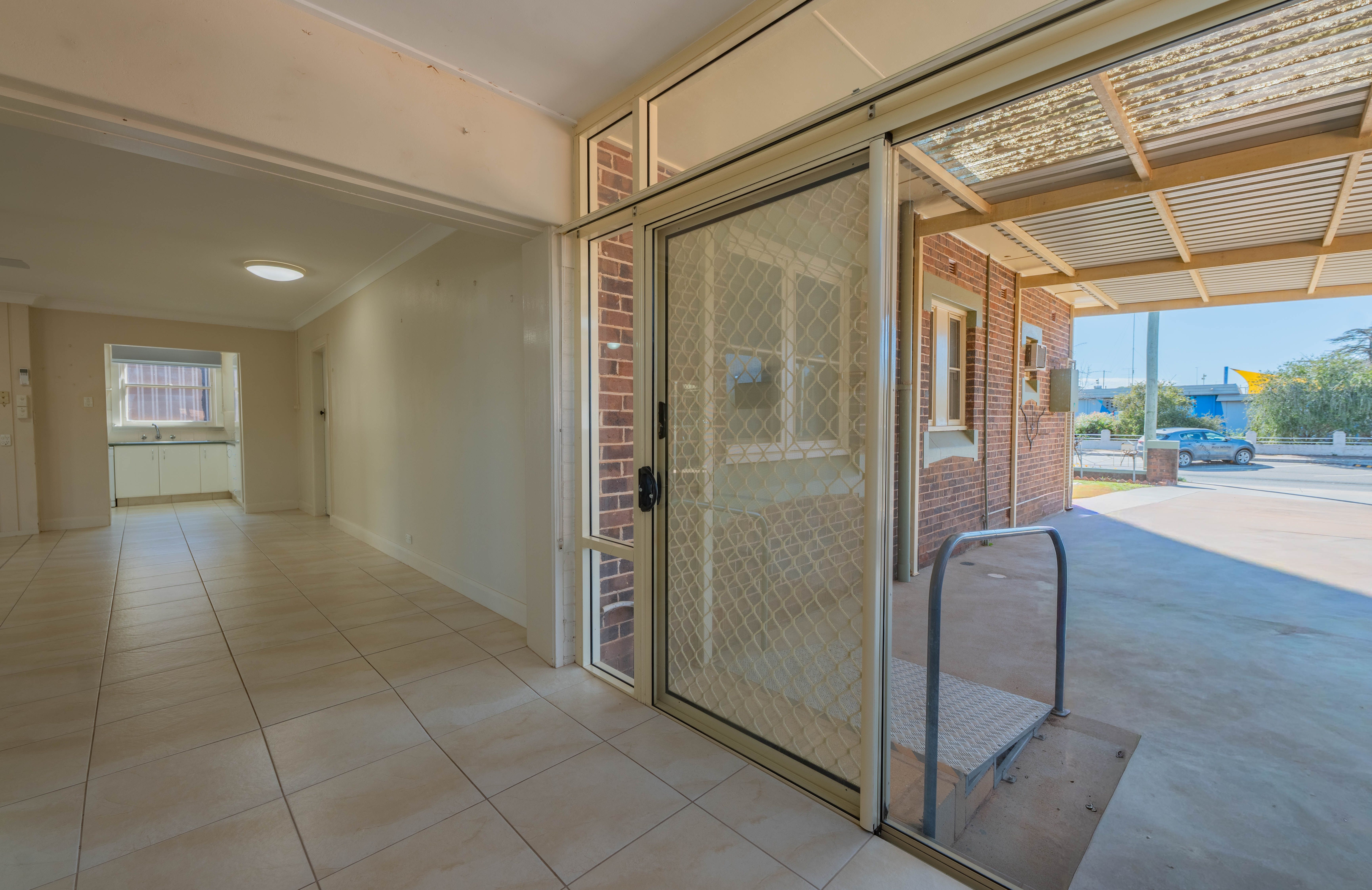 40 Kurrajong Street — photo 10 of 25