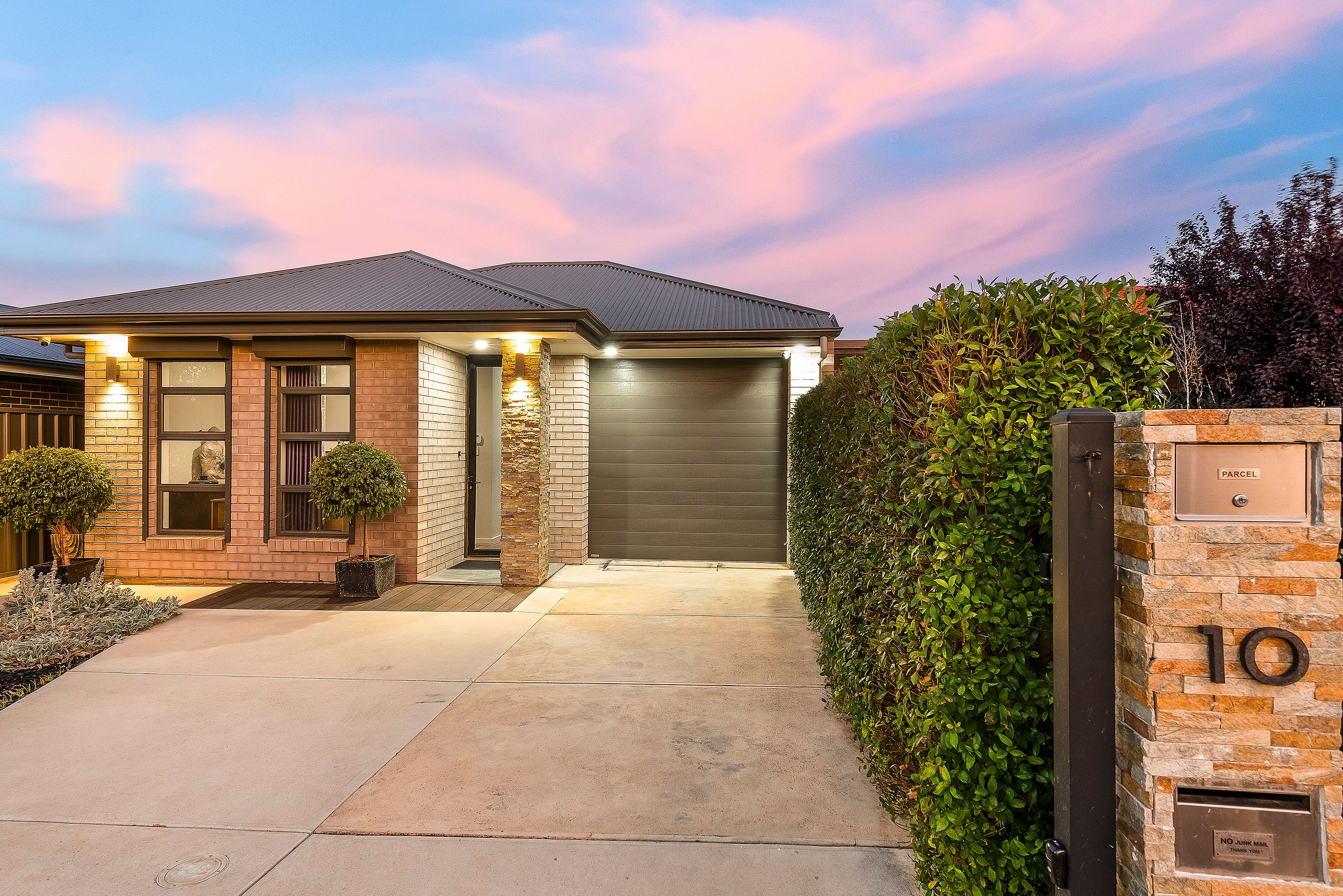 10 Geoffrey Avenue, Valley View, SA 5093