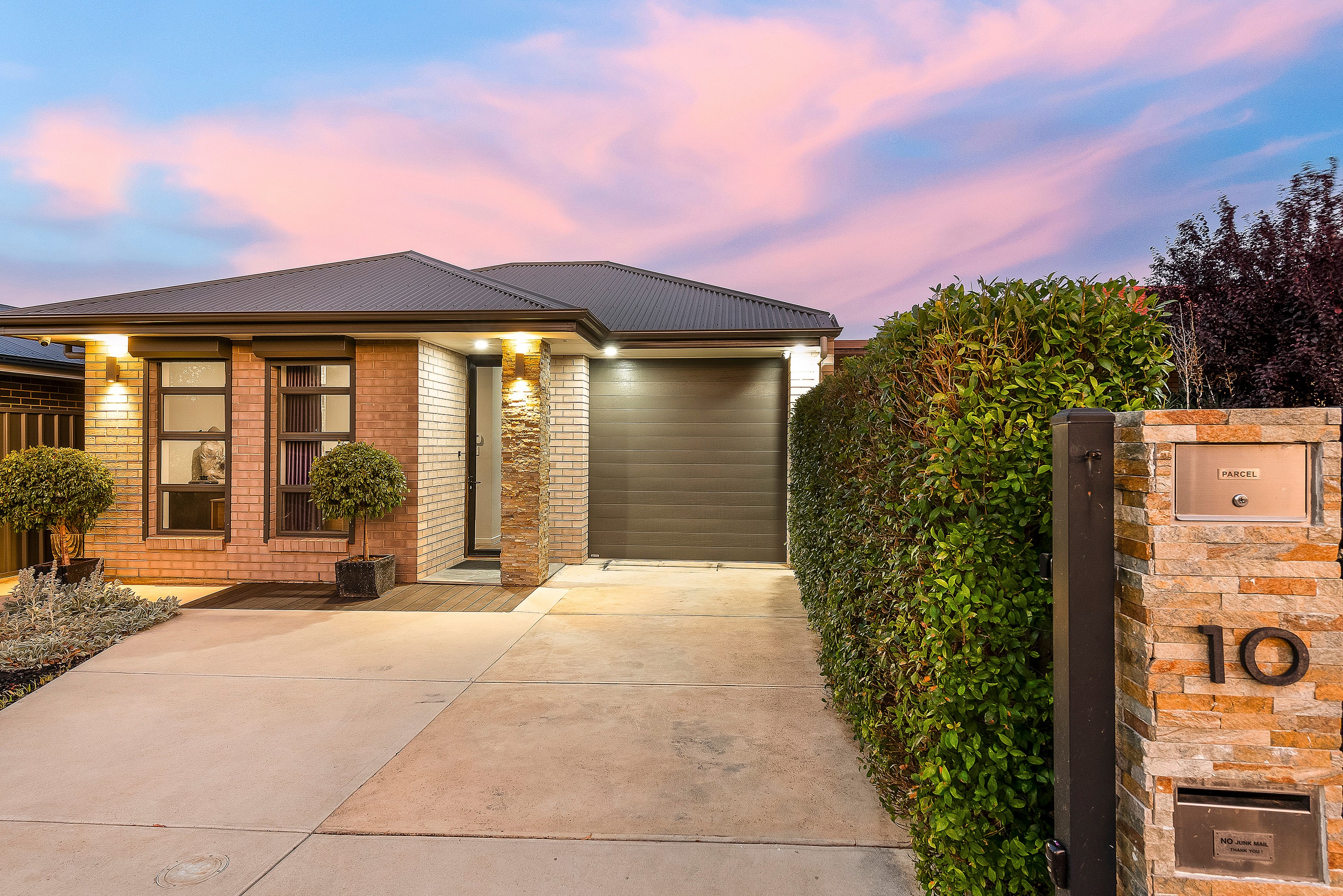 10 Geoffrey Avenue, Valley View, SA 5093