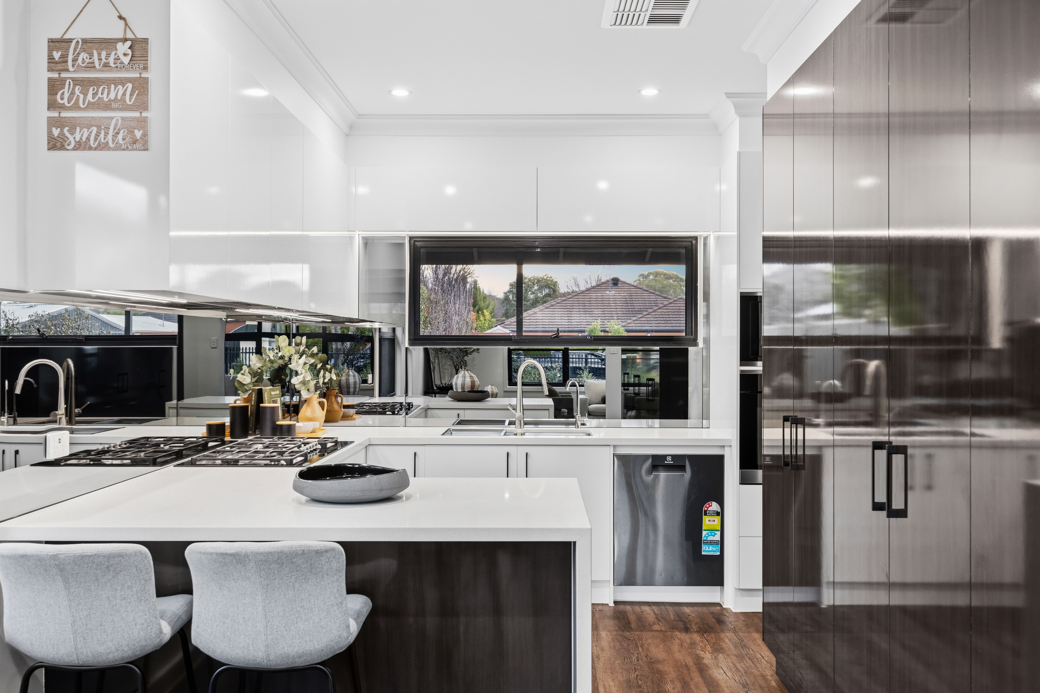 55 Jervois Avenue — photo 8 of 22