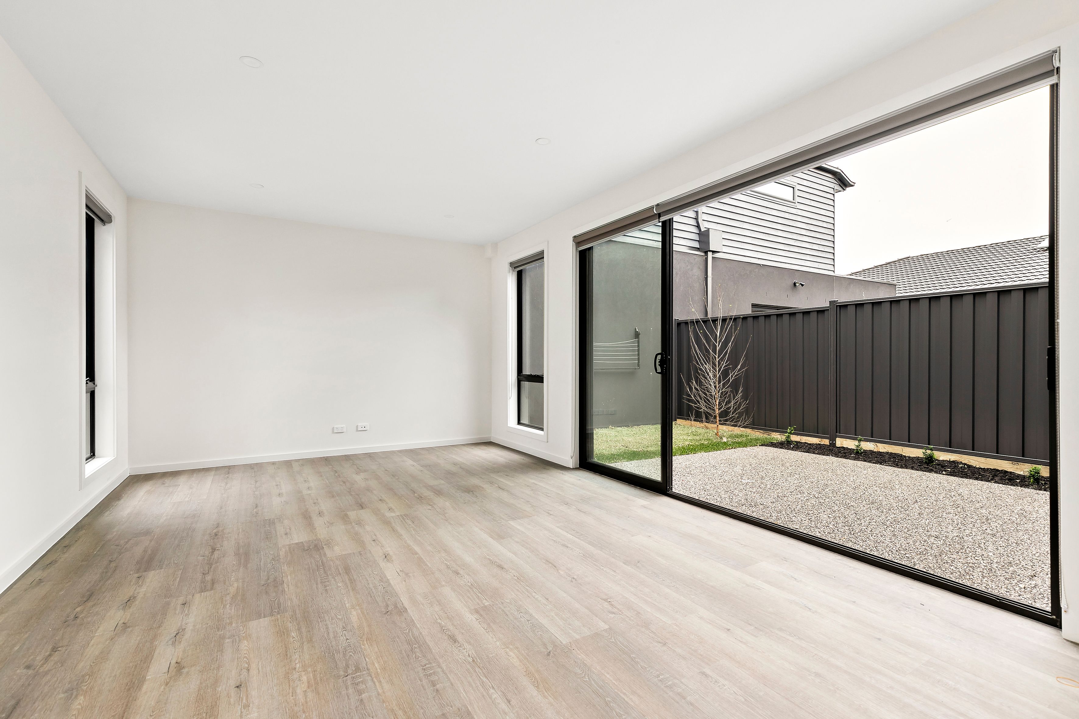 31 Everglade Crescent — photo 5 of 16