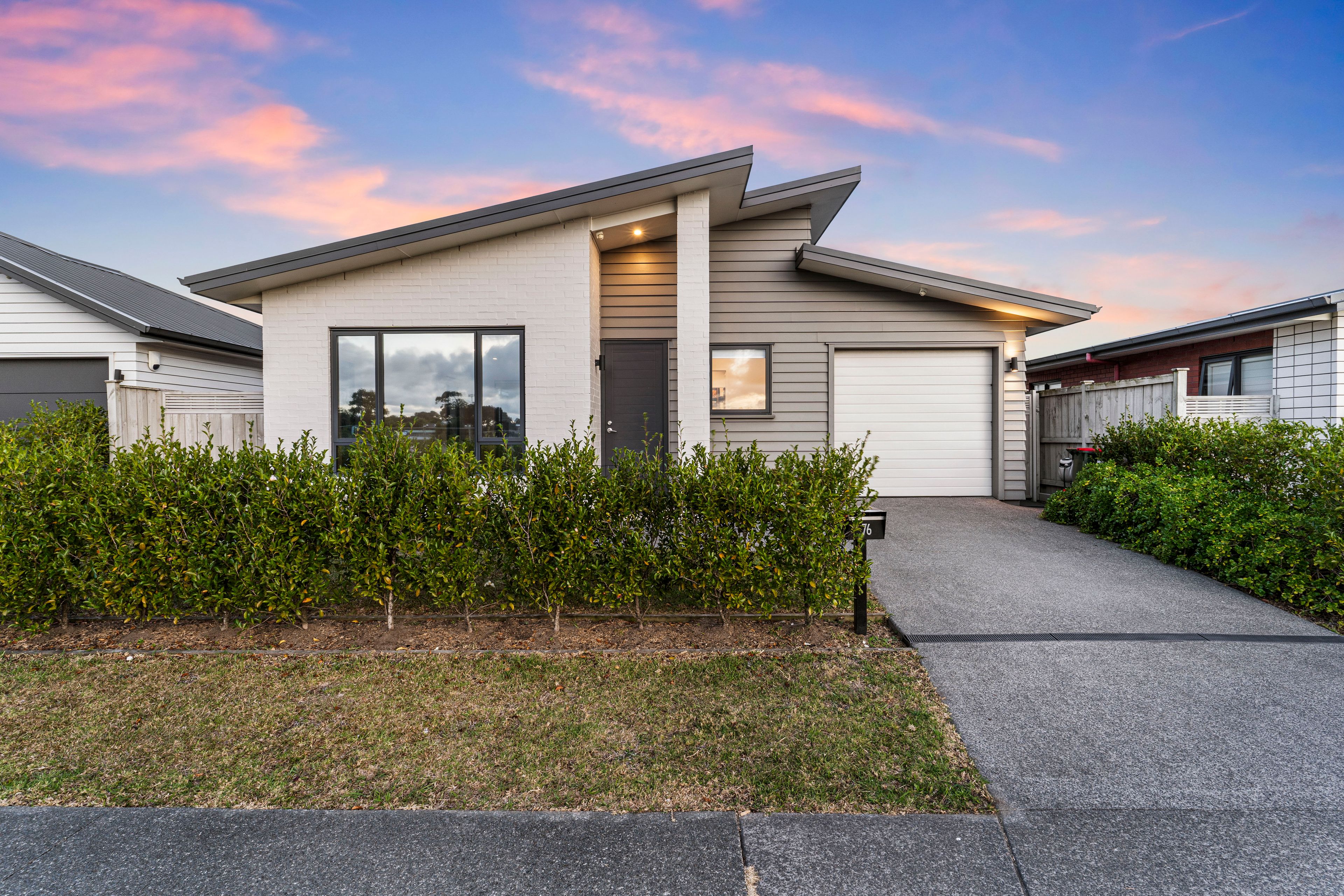 76 Te Napi Drive, Conifer Grove, Manukau City 2105 - Sold House - Ray ...