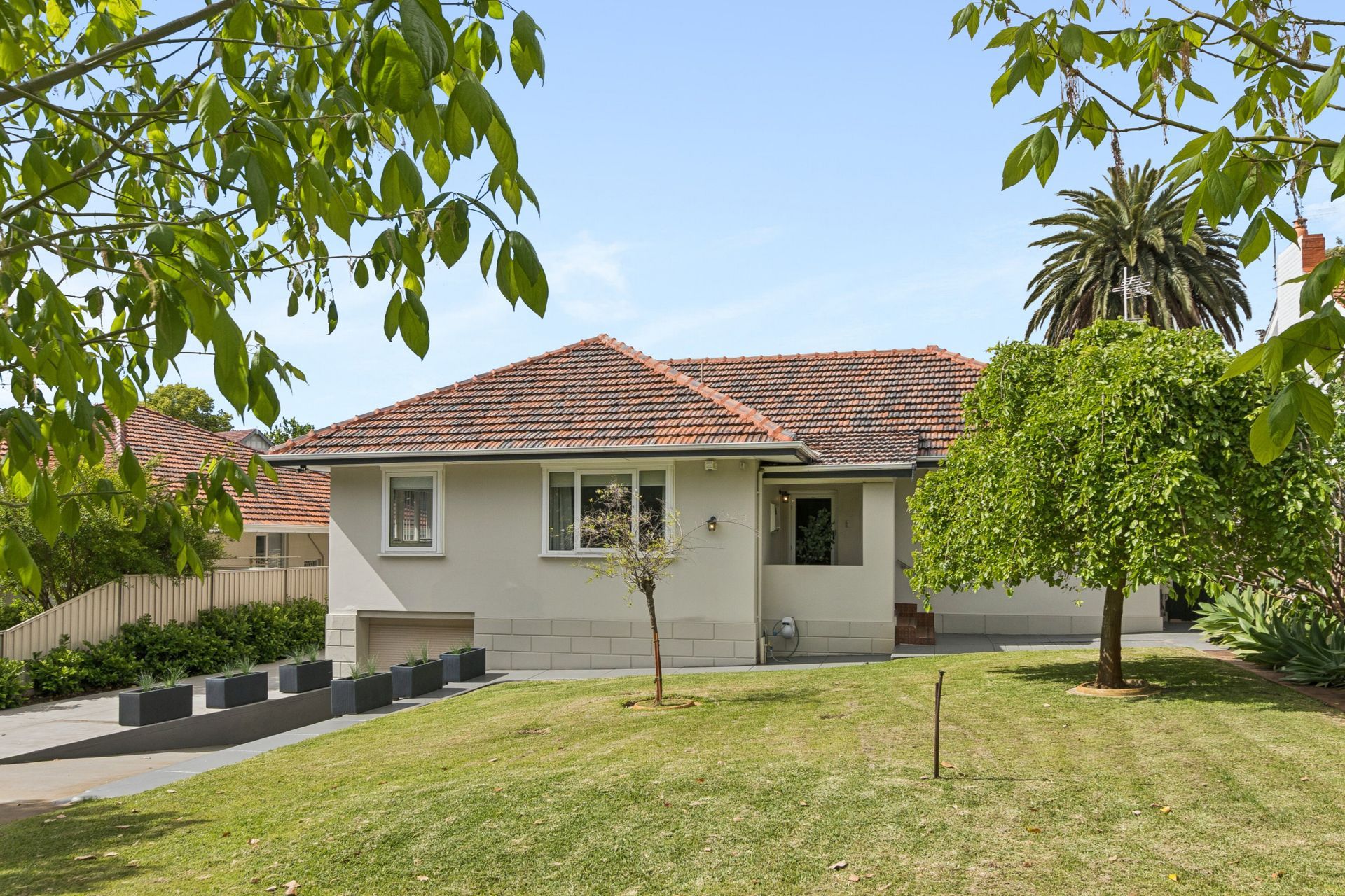 8 Woodlands Street — photo from Ray White Inner North
