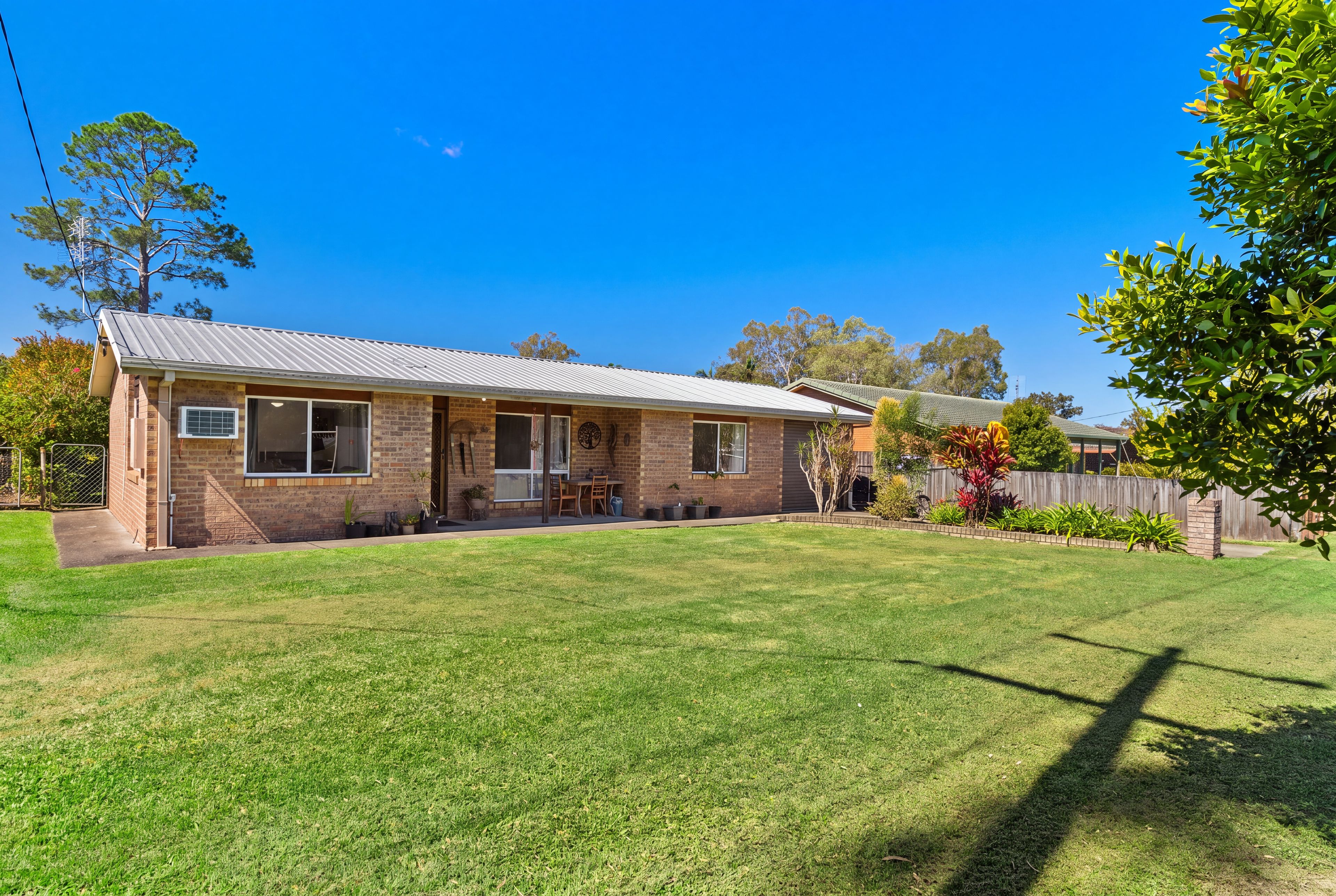 19 Maleny Street — photo 4 of 21