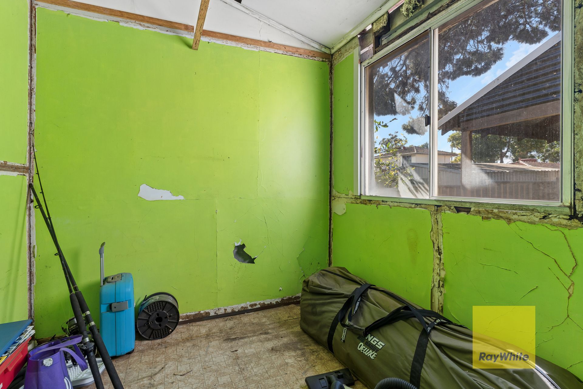 464 Kalamunda Road — photo 9 of 28