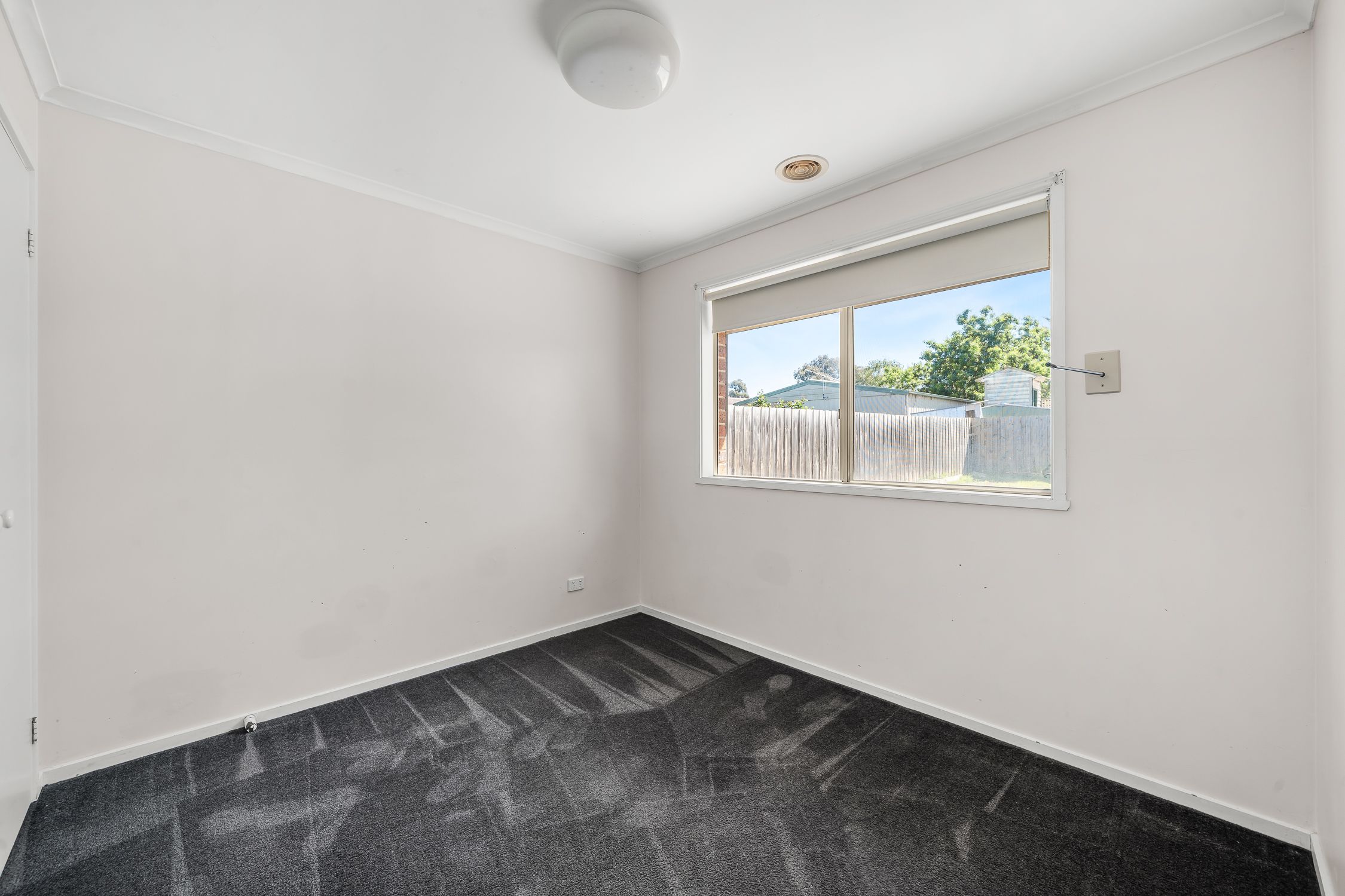 8 Claire Close — photo 9 of 12