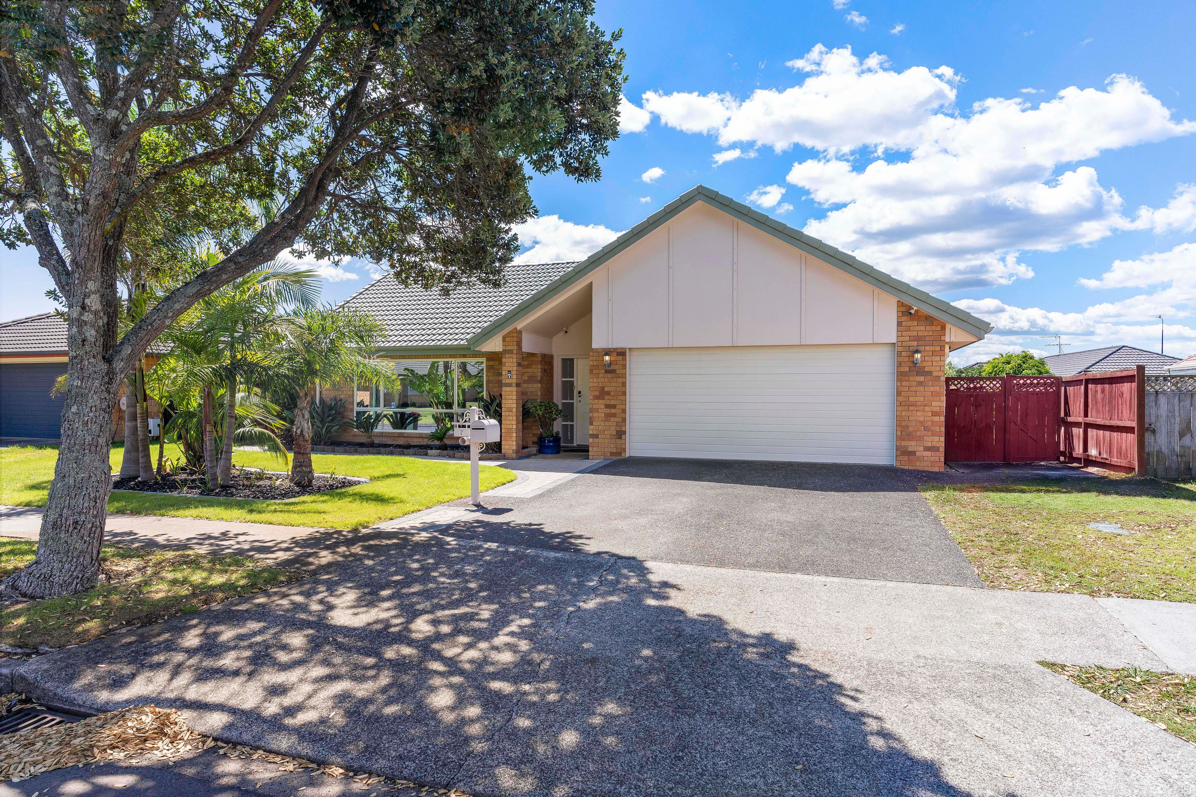 7 Croftview Road, Wattle Downs, Manukau City