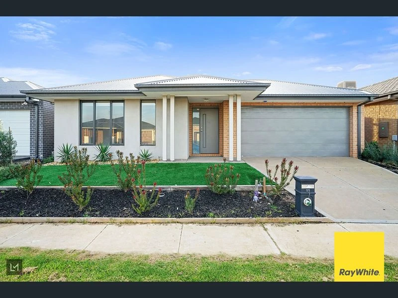11 Allspice Street, Manor Lakes, VIC 3024