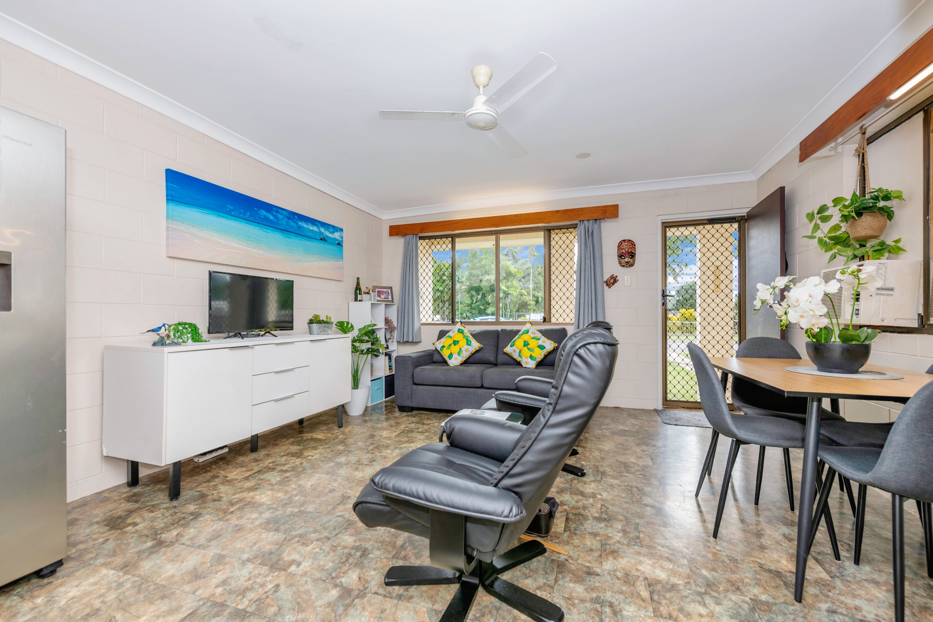 16 Violet Crescent, Rasmussen, QLD 4815