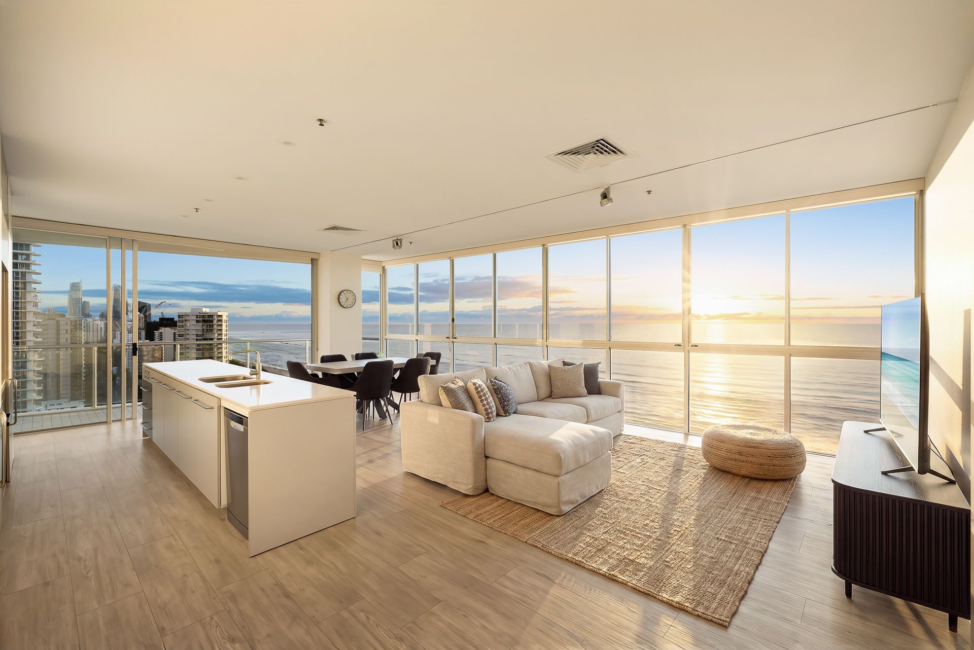 1802/159 Old Burleigh Road, Broadbeach, QLD 4218