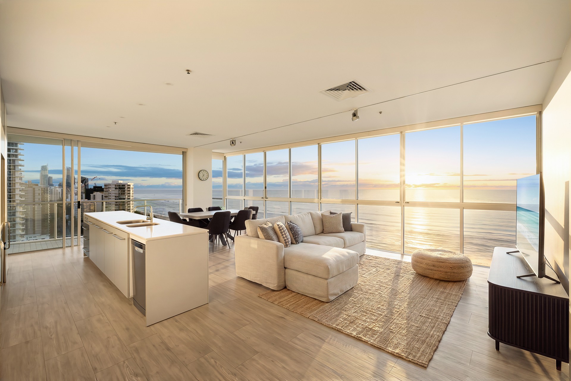 1802/159 Old Burleigh Road, Broadbeach, QLD 4218