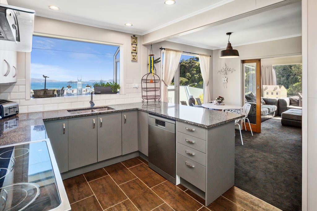 66 Dowse Drive, Maungaraki, Lower Hutt City
