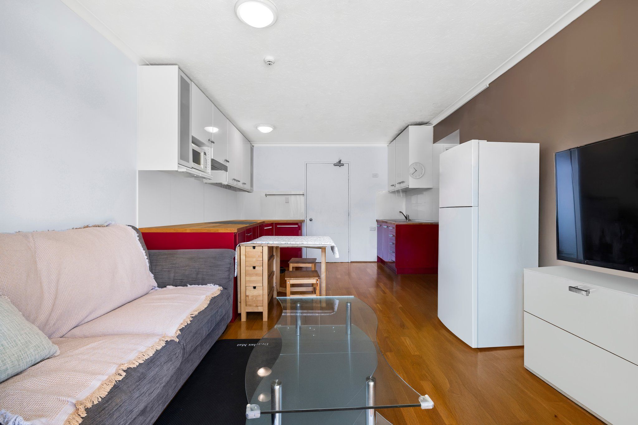424/20 Montague Road — photo 3 of 7