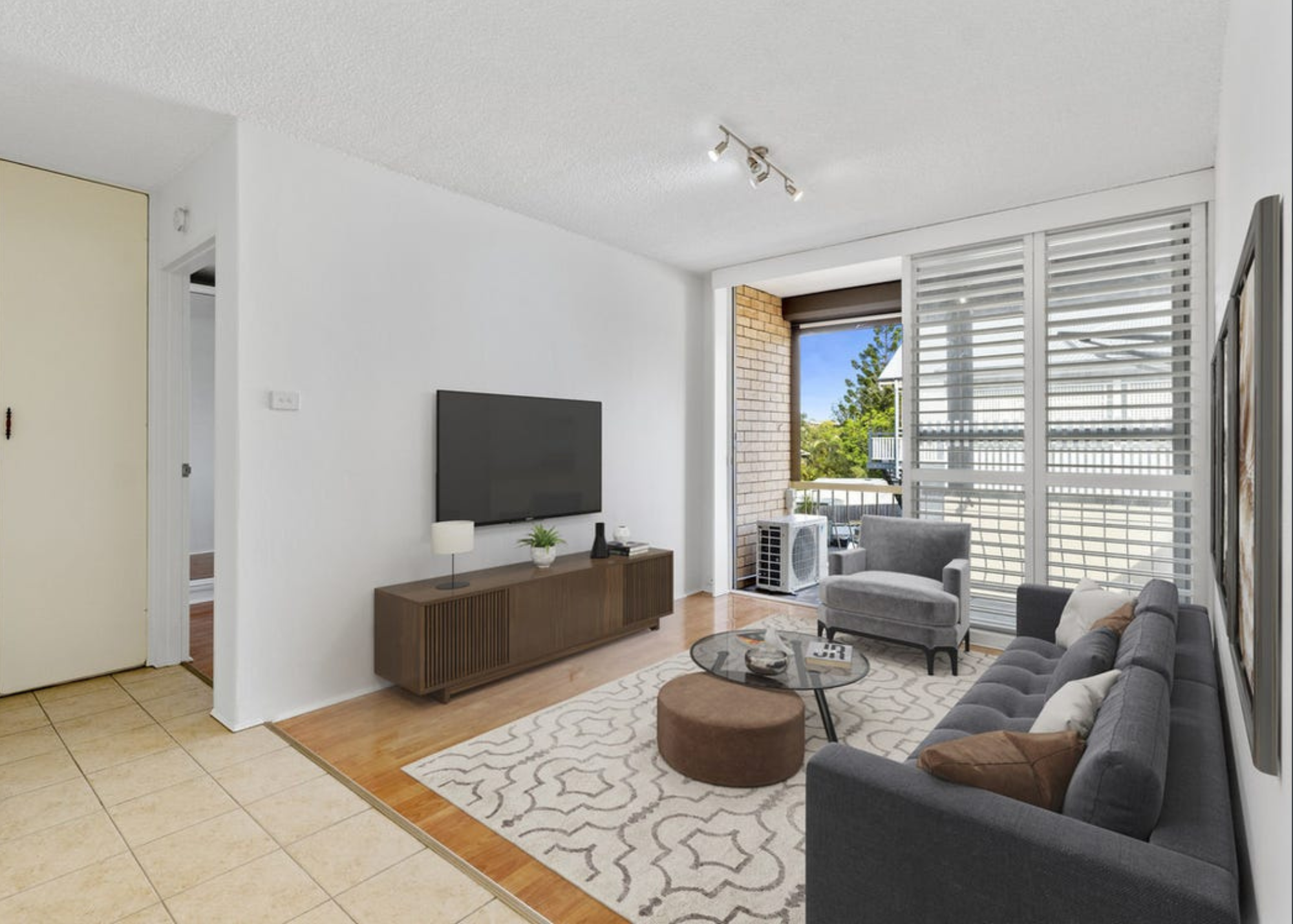 24 Brighton Road, Highgate Hill QLD 4101