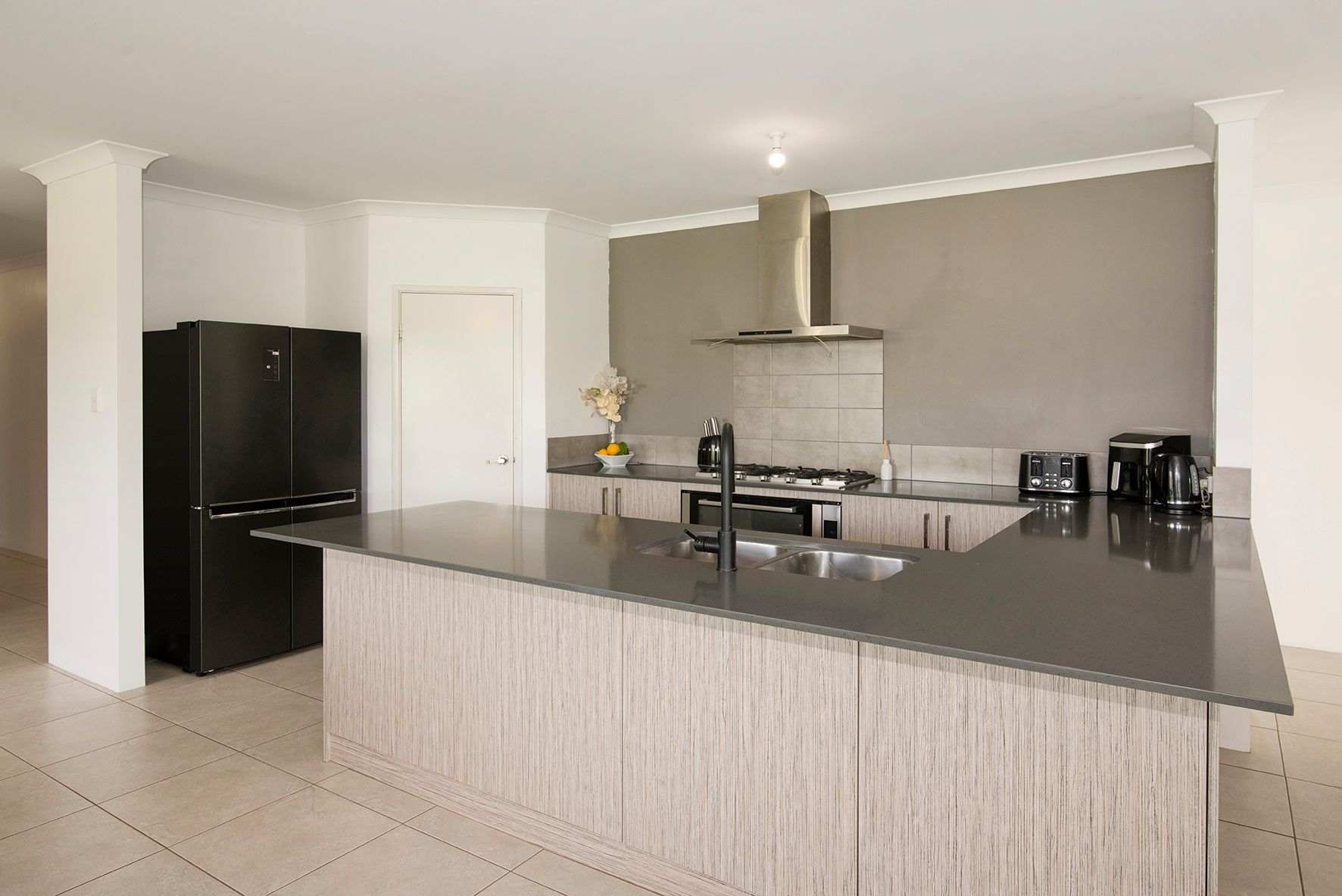 2 Jansonia Avenue — photo 2 of 19