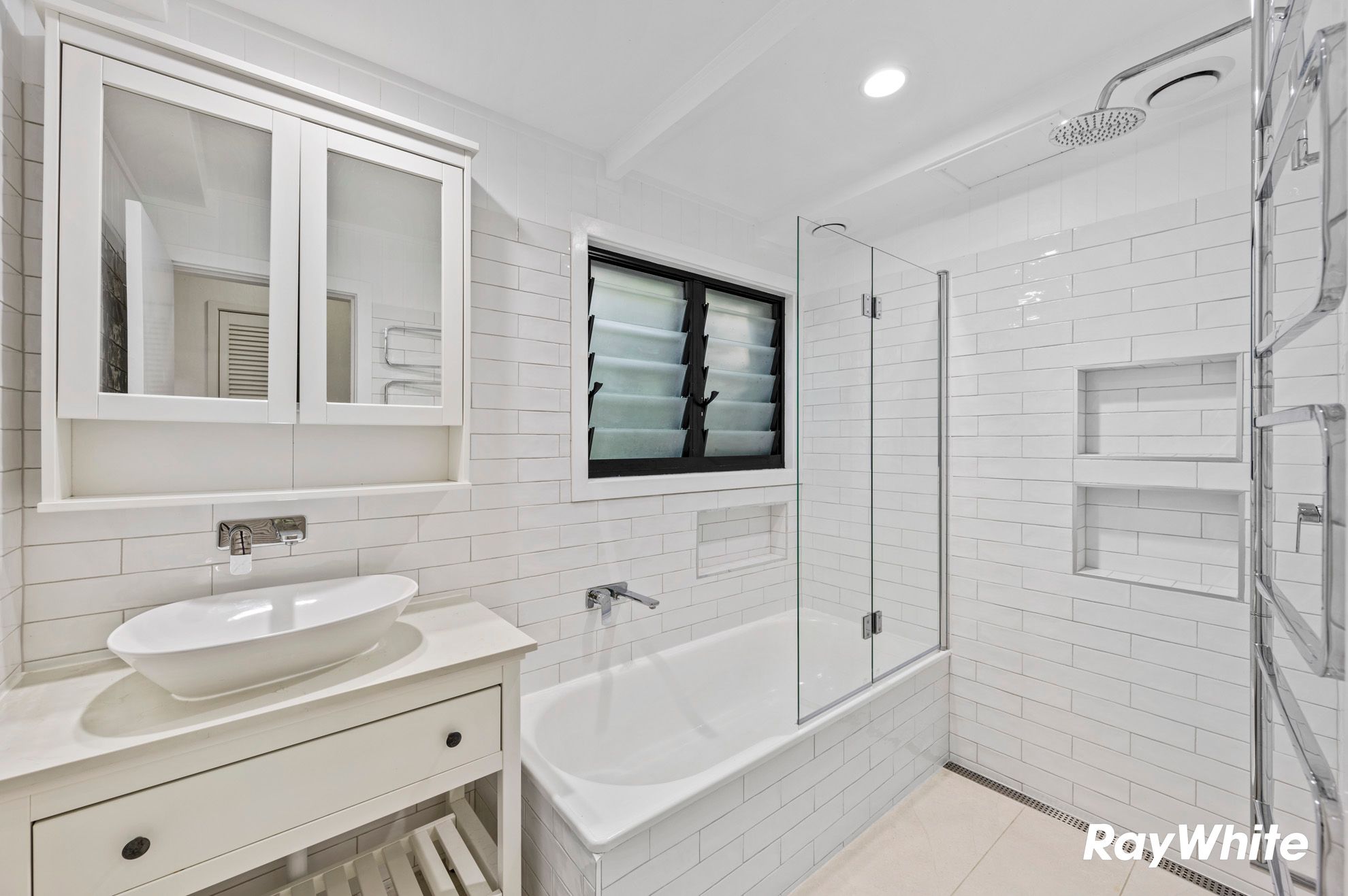 35 Derribong Avenue — photo 8 of 10