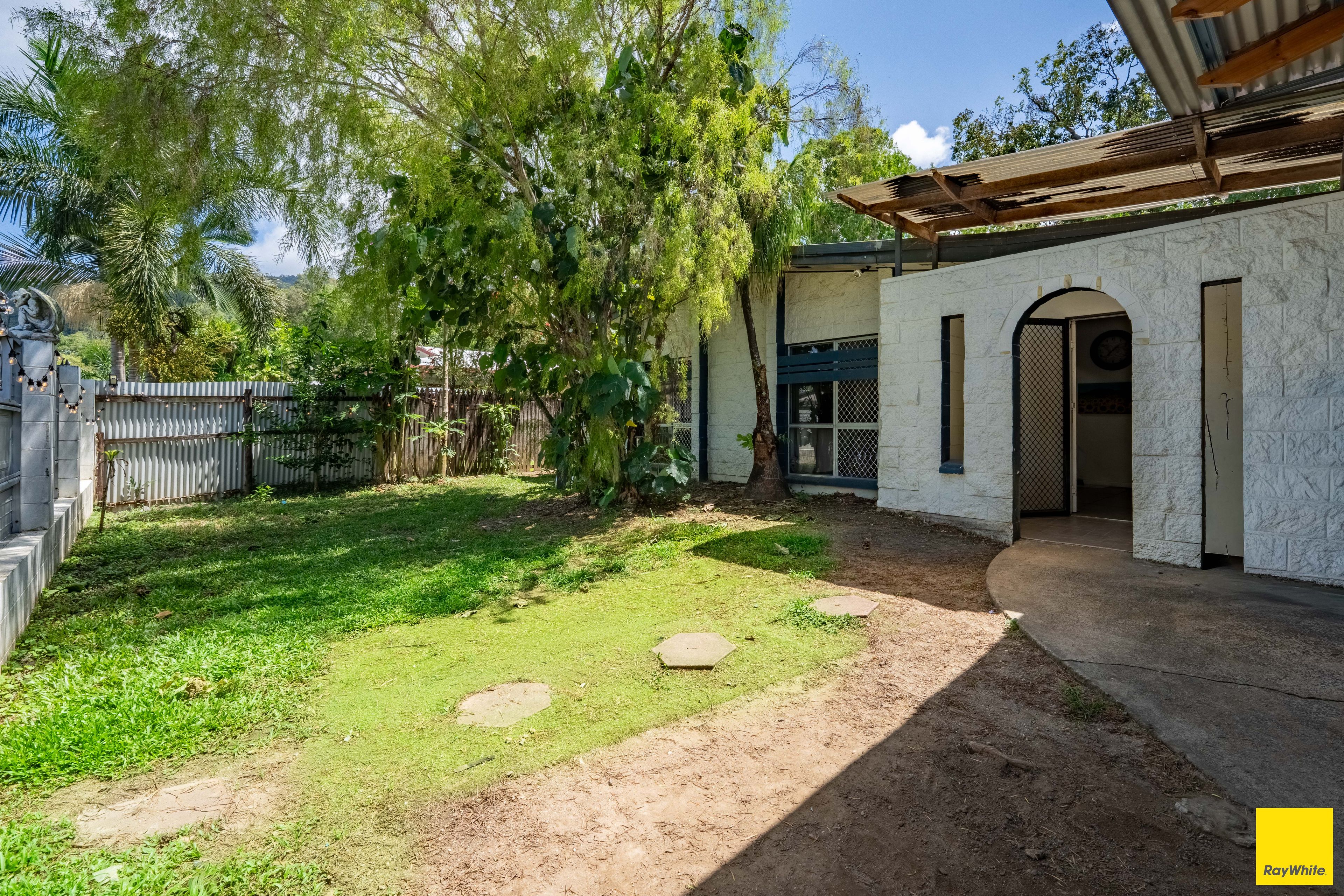13 Windsor Close, Brinsmead, QLD 4870
