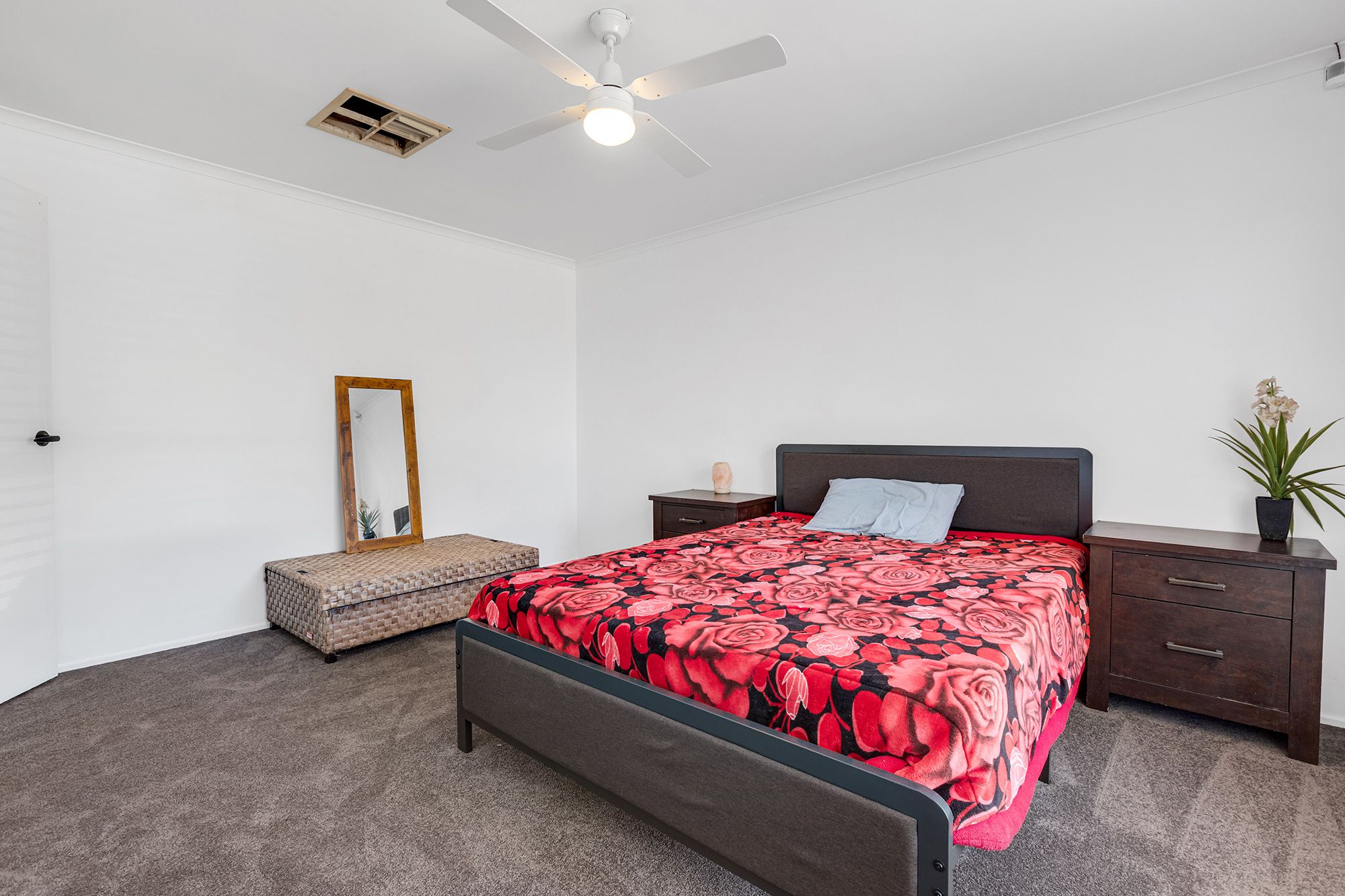 16 Leicester Grove — photo 15 of 24