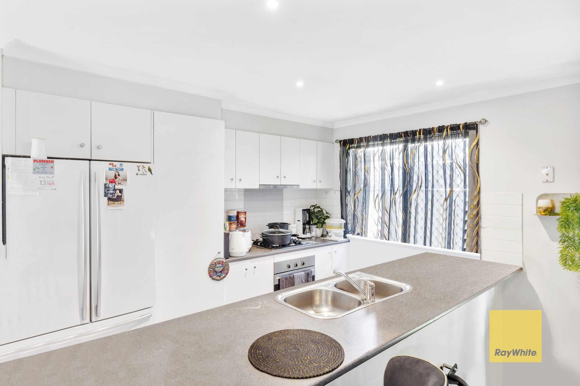 17 Lindsay Gardens, Point Cook, VIC 3030