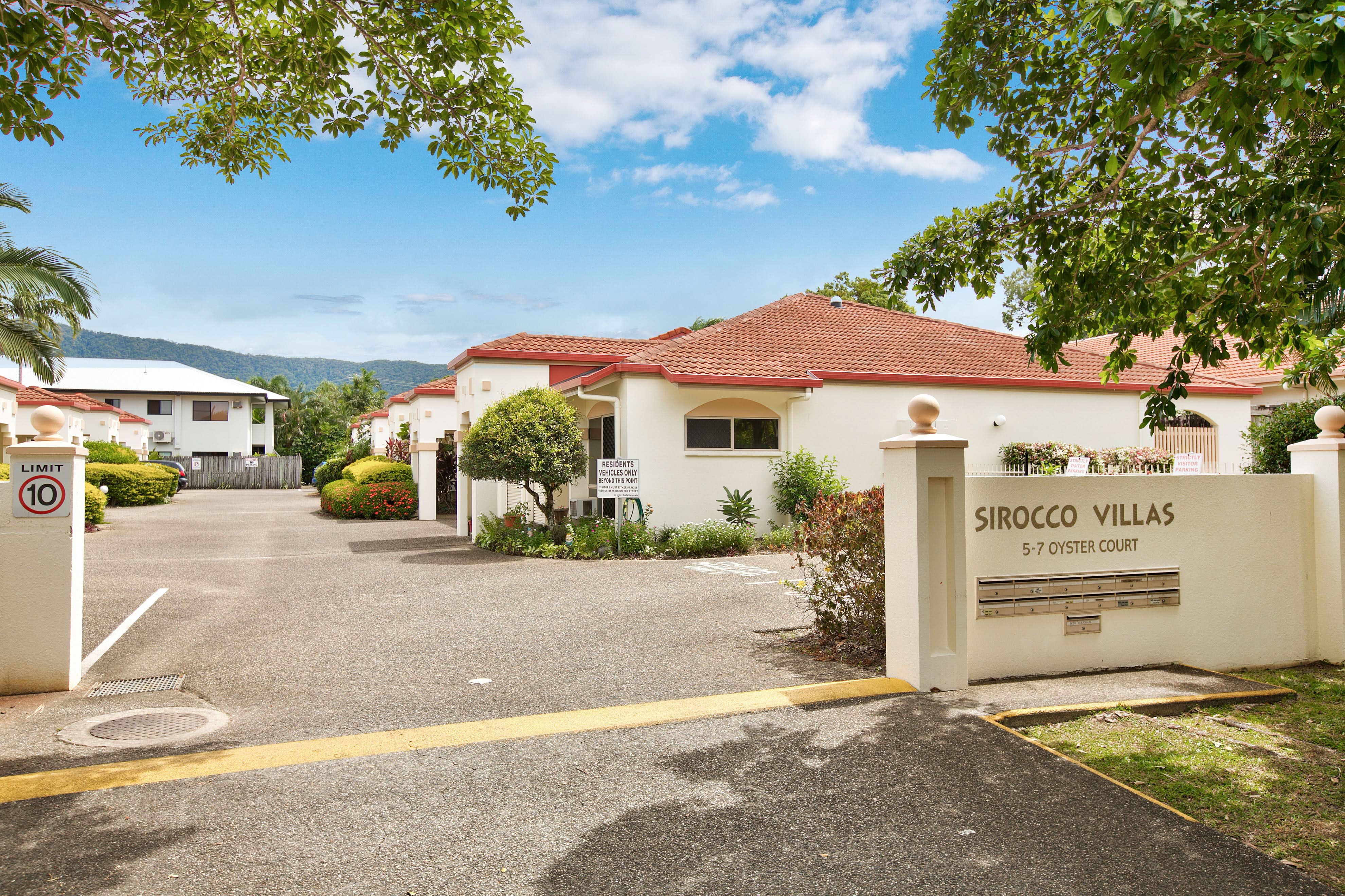12/5-7 Oyster Court, Trinity Beach, QLD 4879