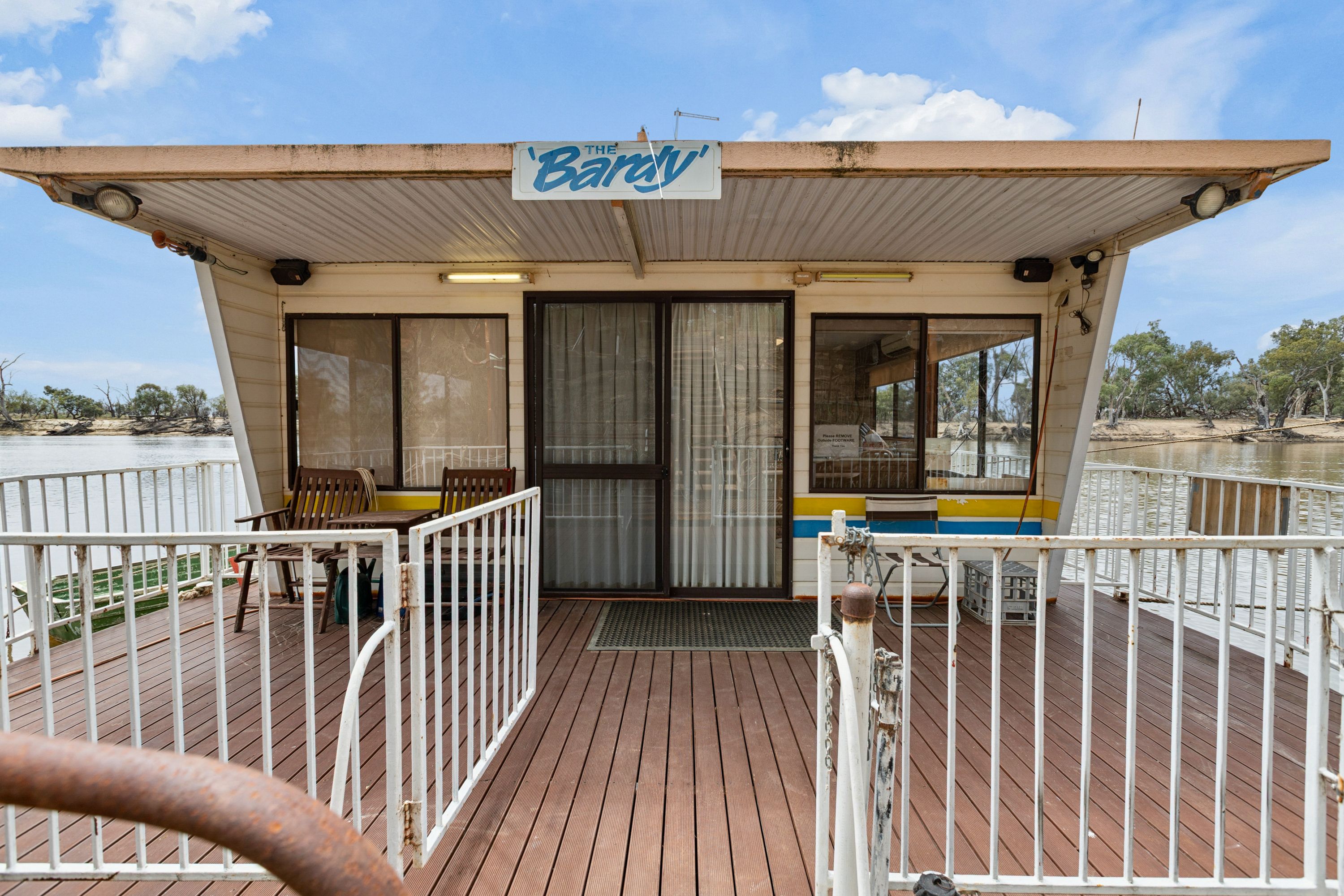 0 "The Bardy" Houseboat — photo 3 of 30