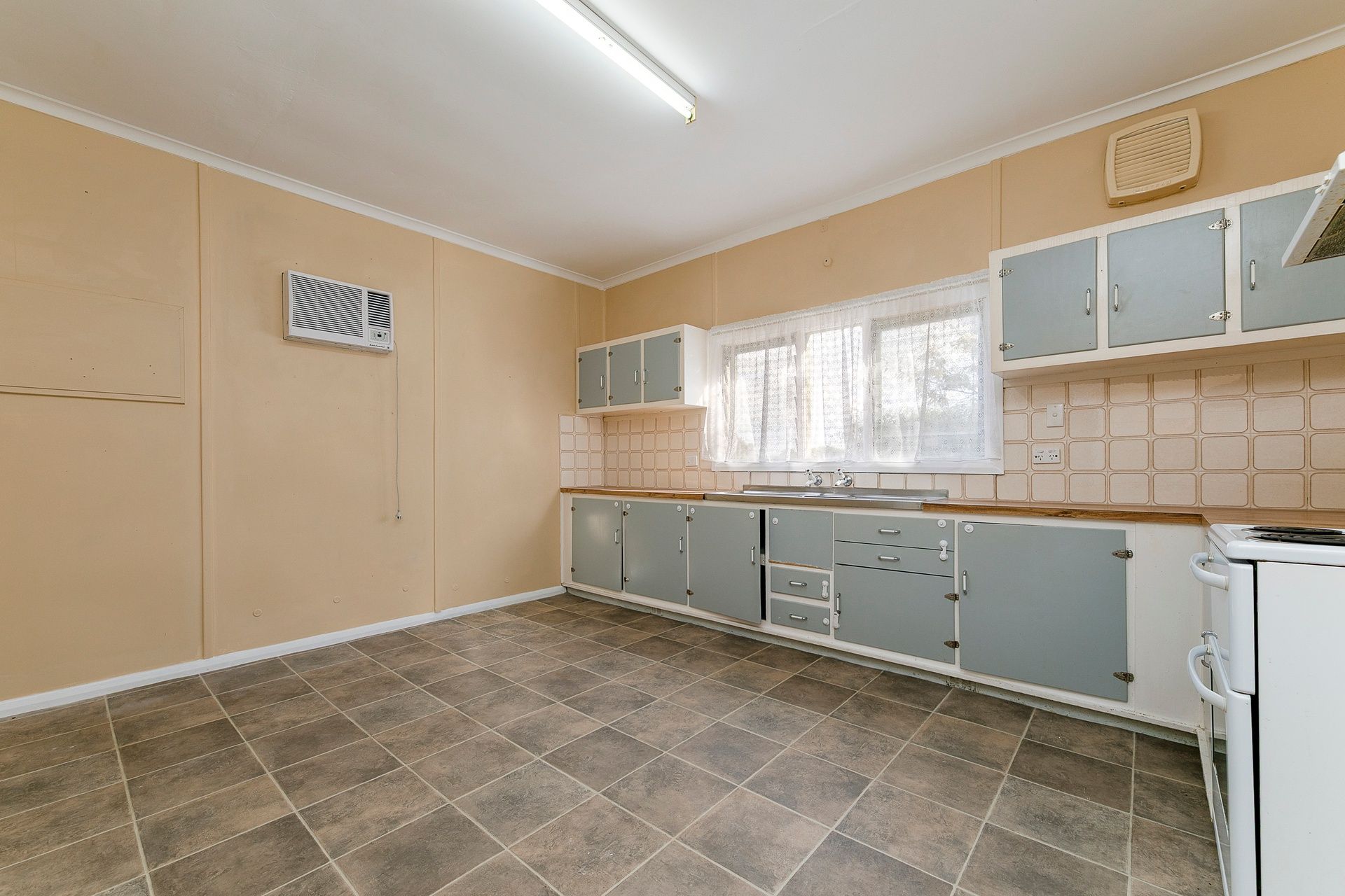 12 Guildford Street — photo 8 of 22