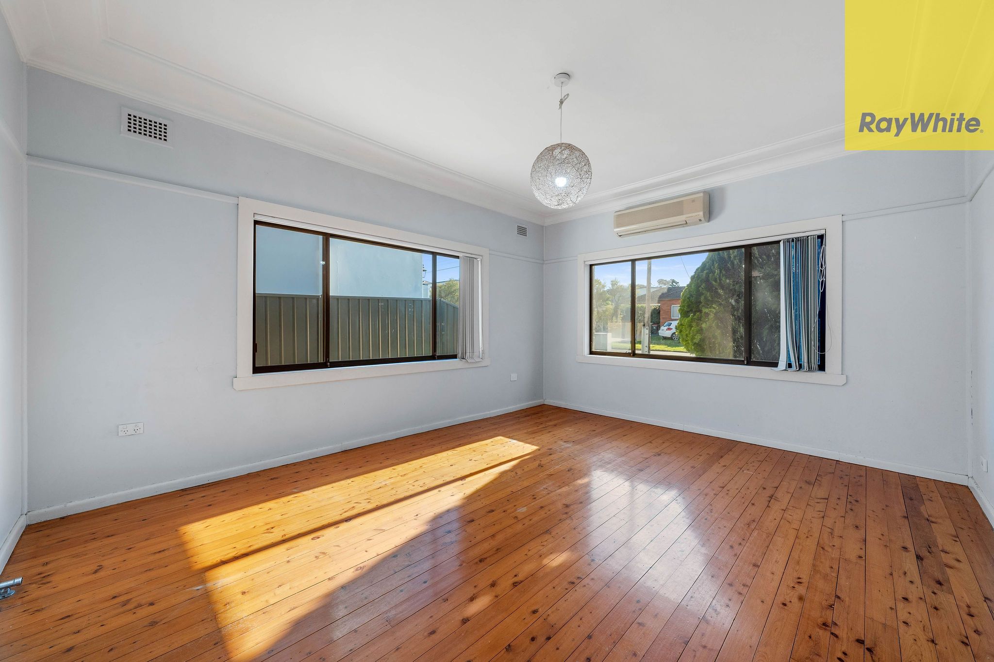 15 Presland Avenue — photo 3 of 15