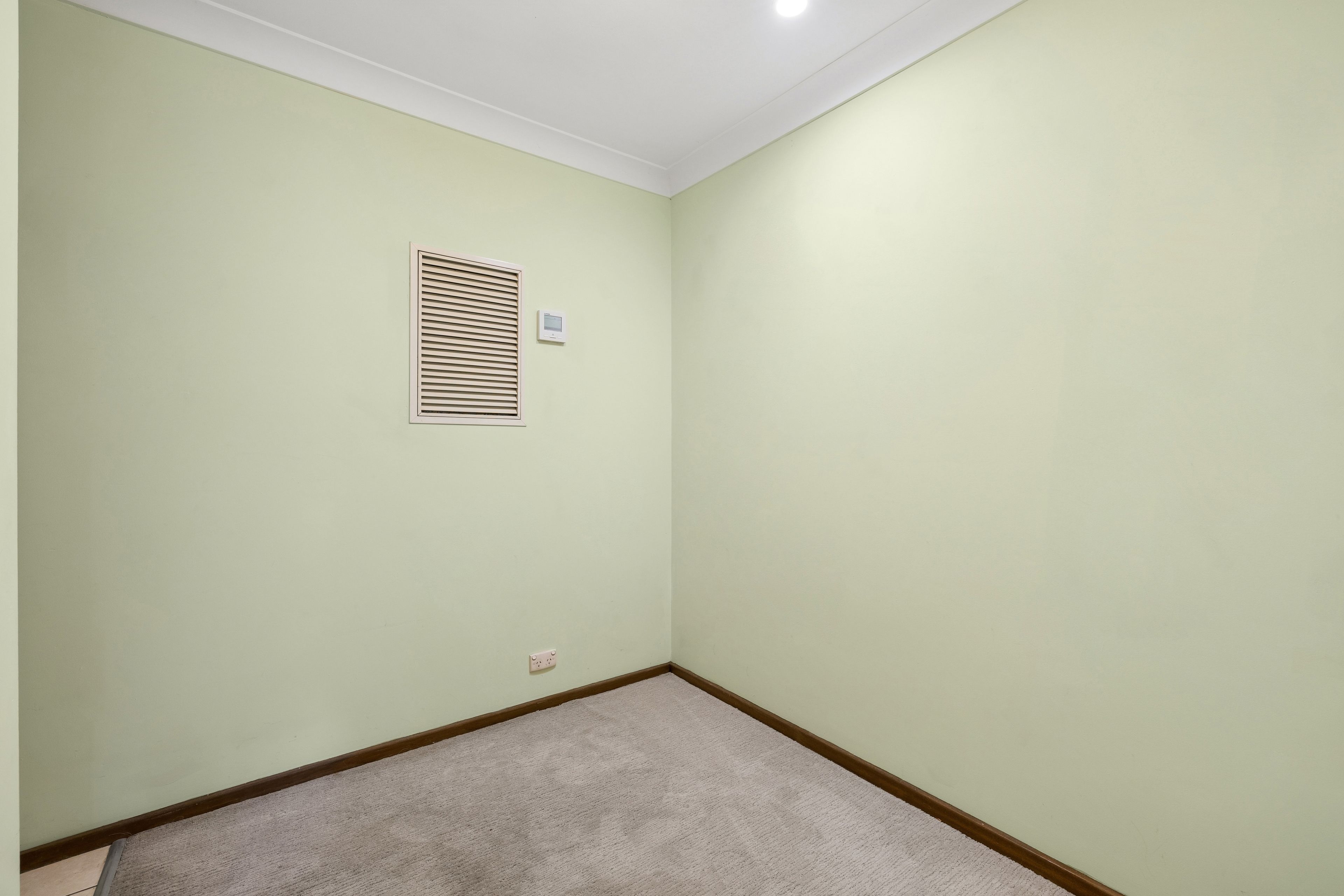 9A Benwerrin Avenue — photo 6 of 9