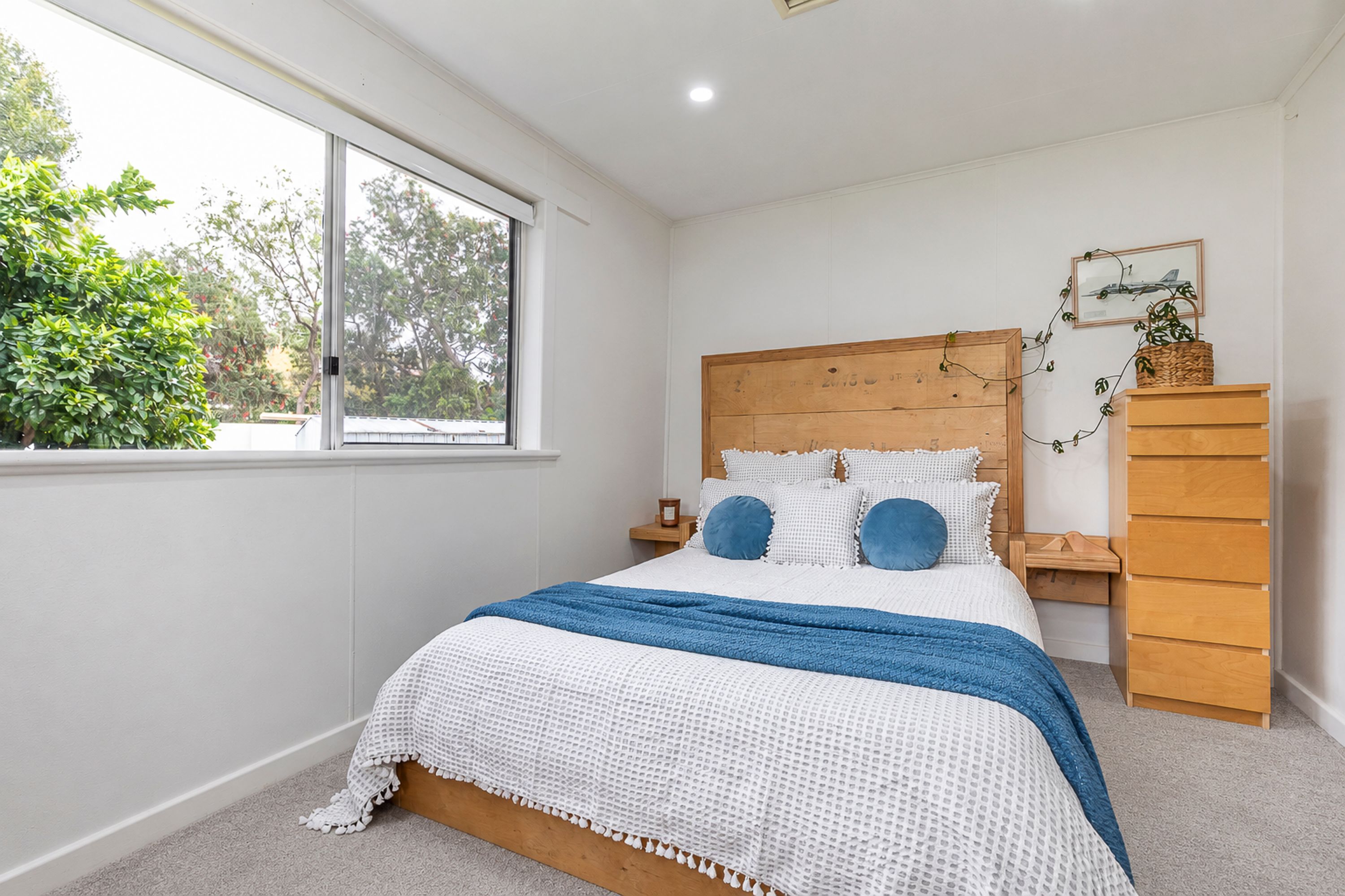 17 Thongsbridge Street — photo 16 of 30
