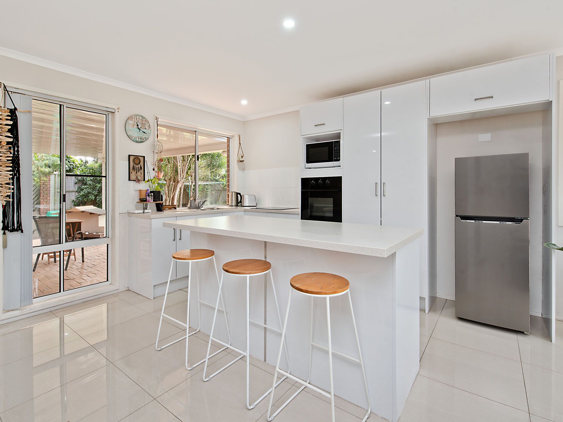 234 Oceanic Drive — photo 4 of 12