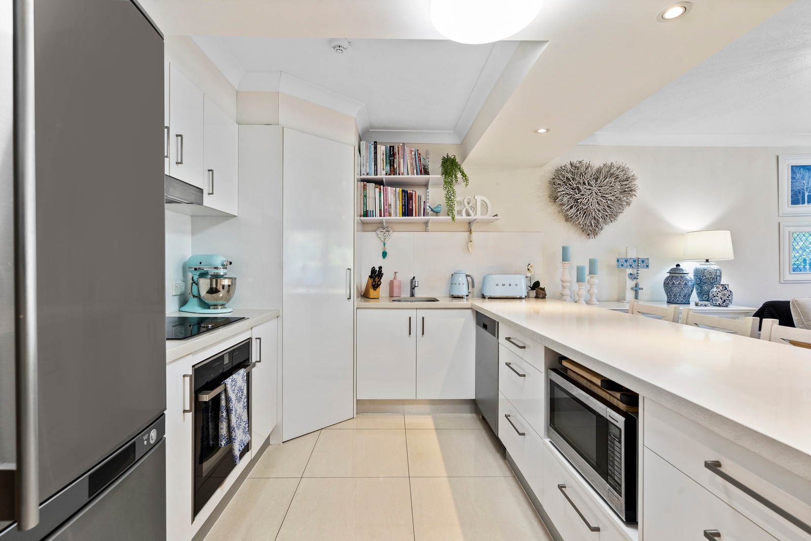 2/56 Hooker Boulevard, Mermaid Waters, QLD 4218