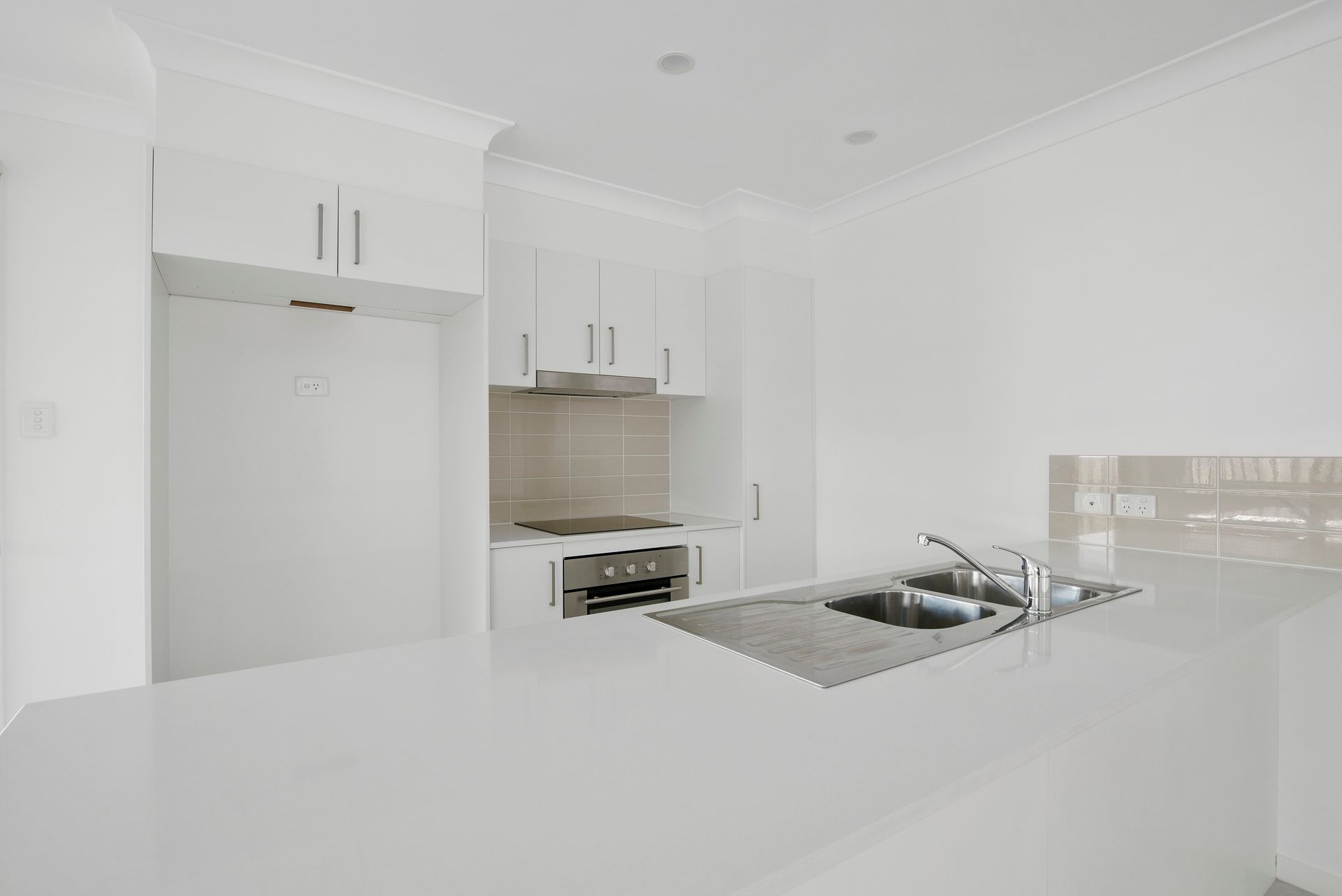 3 Logan Crescent, Oxenford, QLD 4210