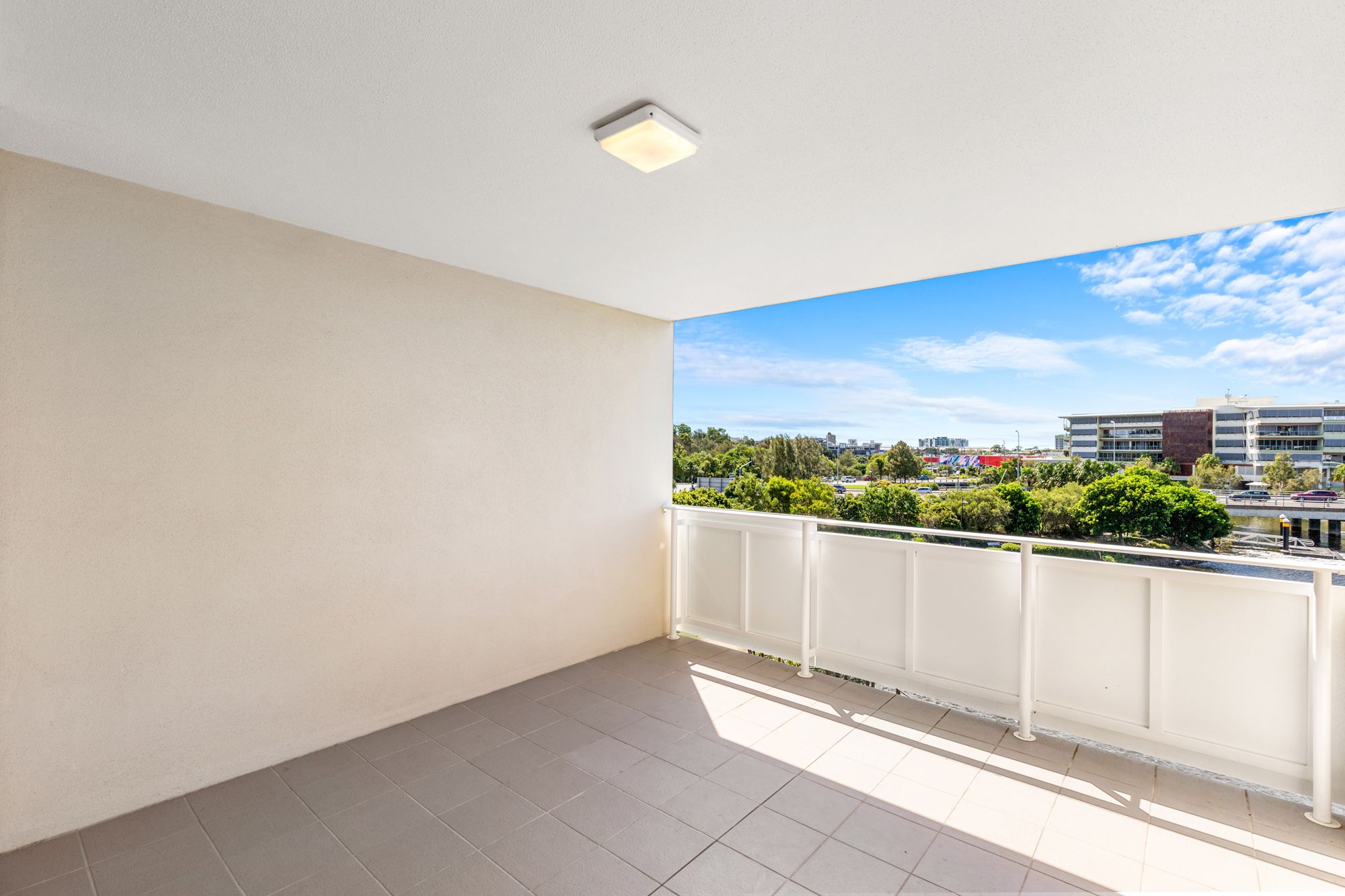 7203/7 Emporio Place — photo 4 of 10