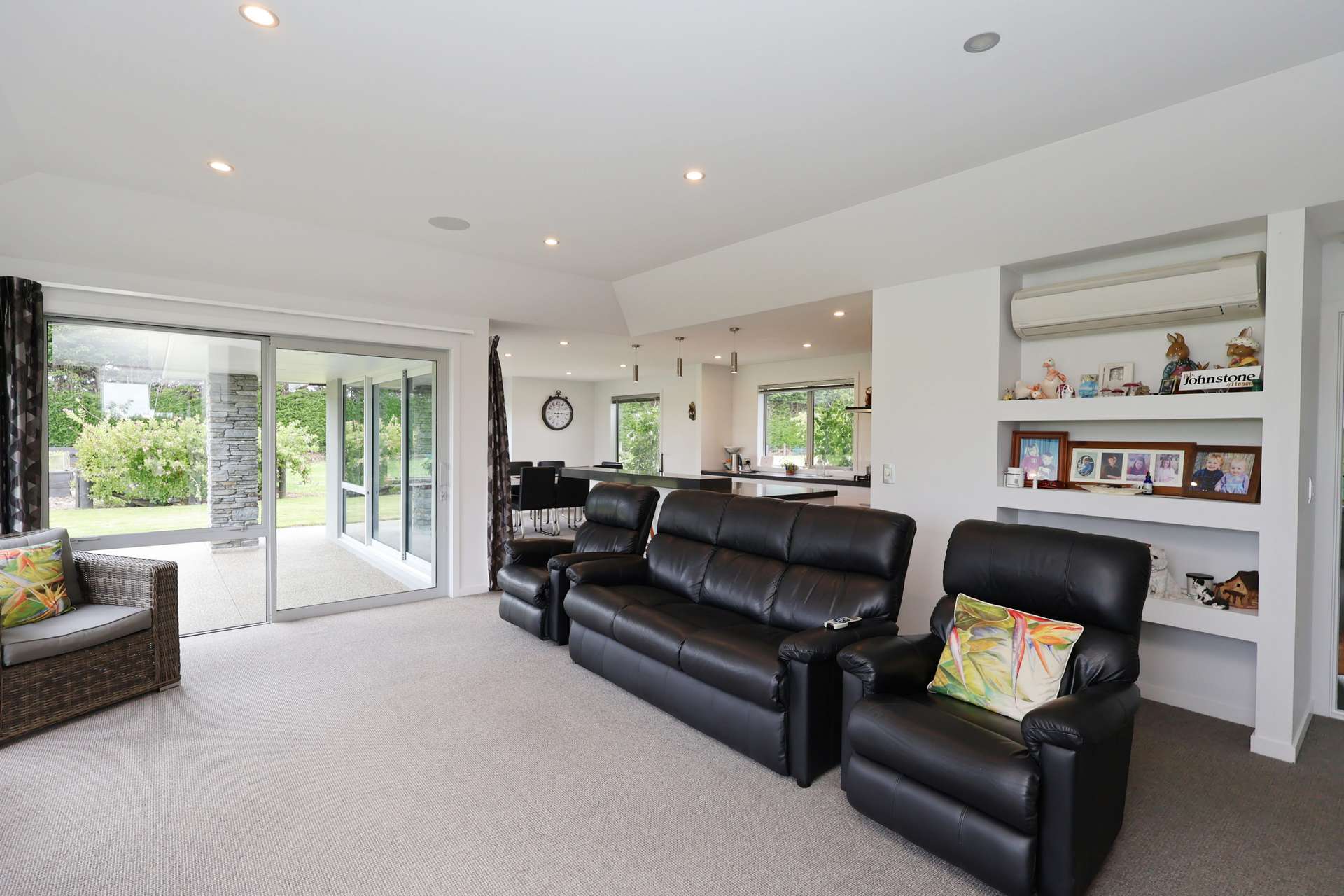135 Millwood Glen photo 14