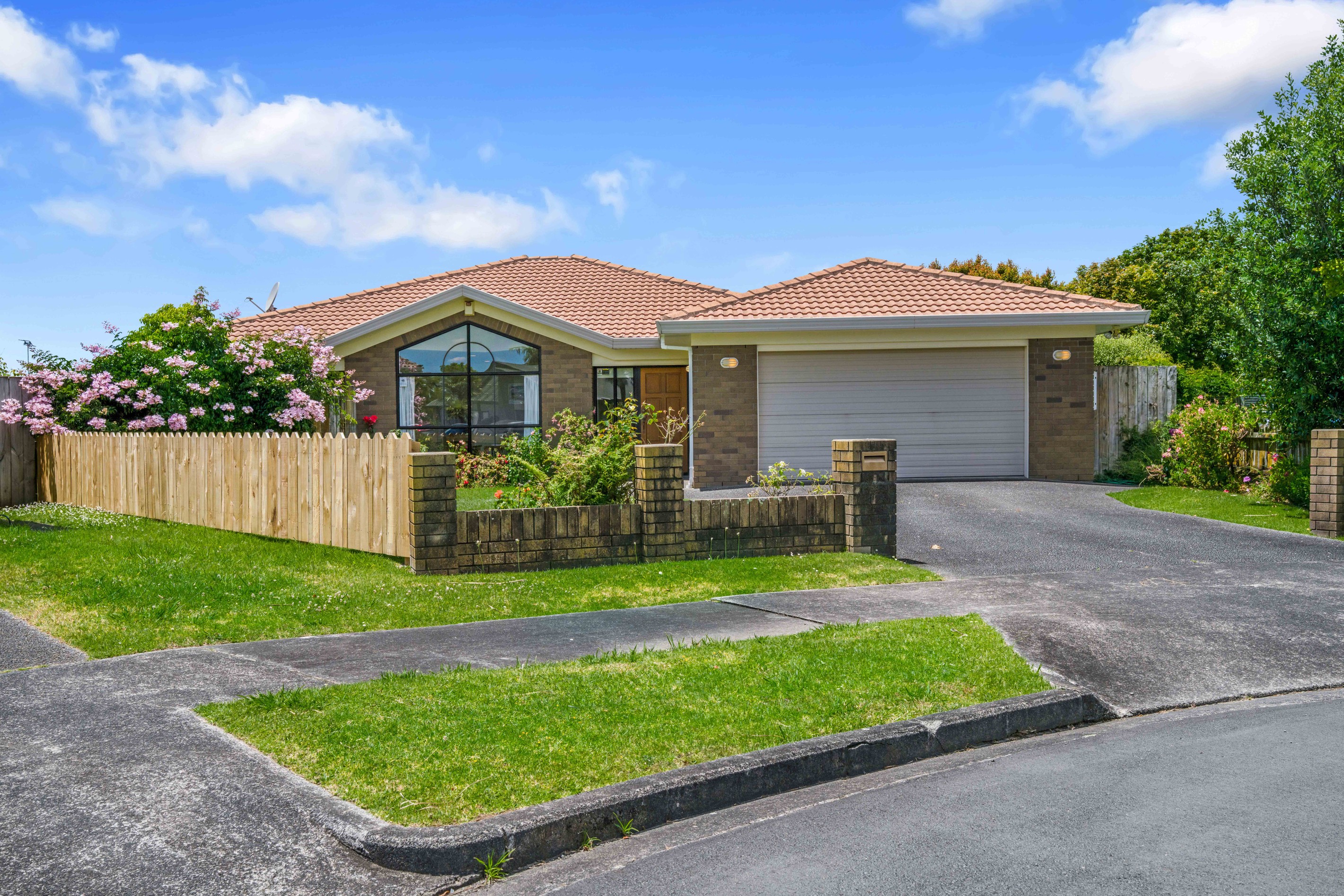 8 Paradise Place, Pakuranga Heights, Manukau City