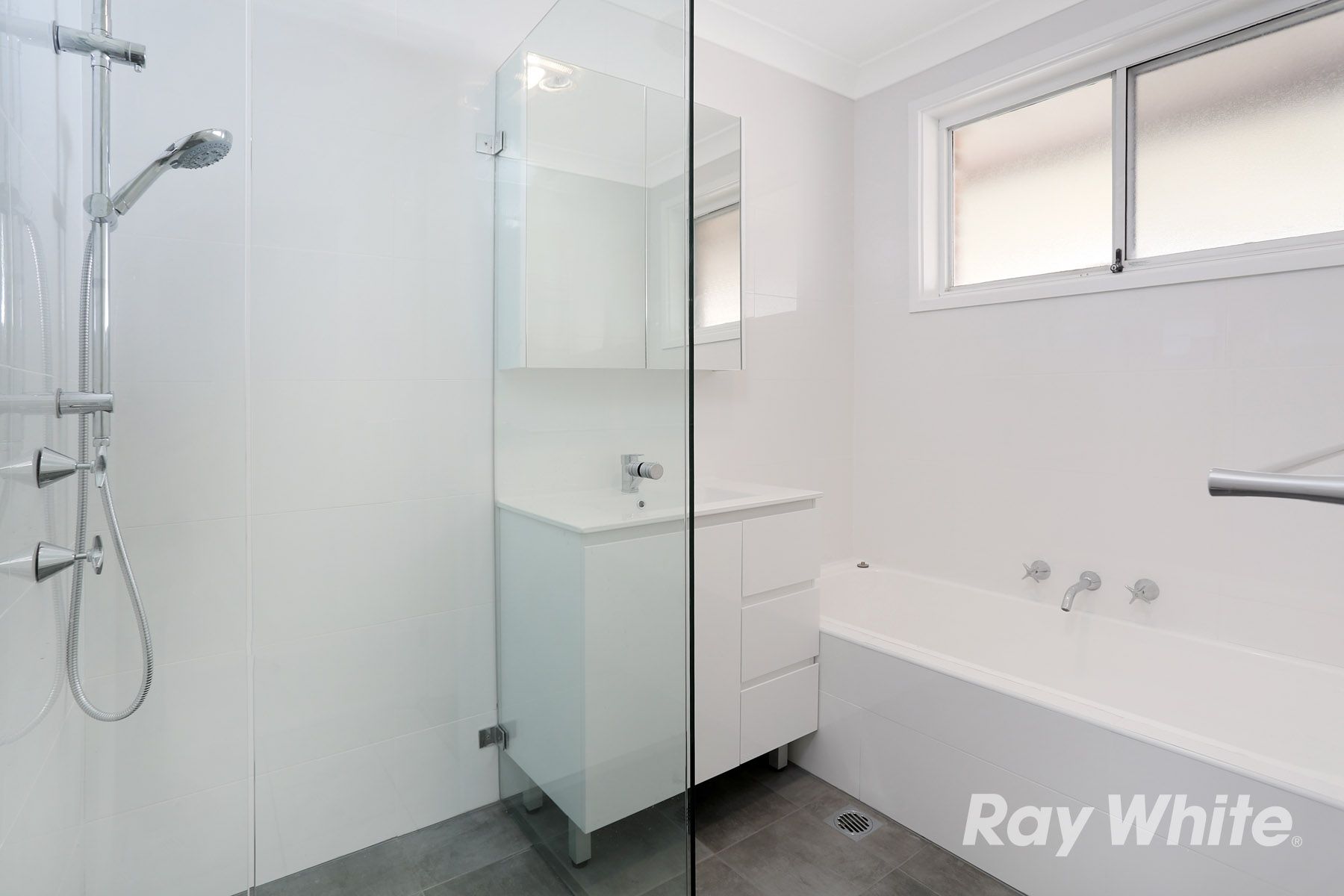 157 Colebee Crescent — photo 6 of 8