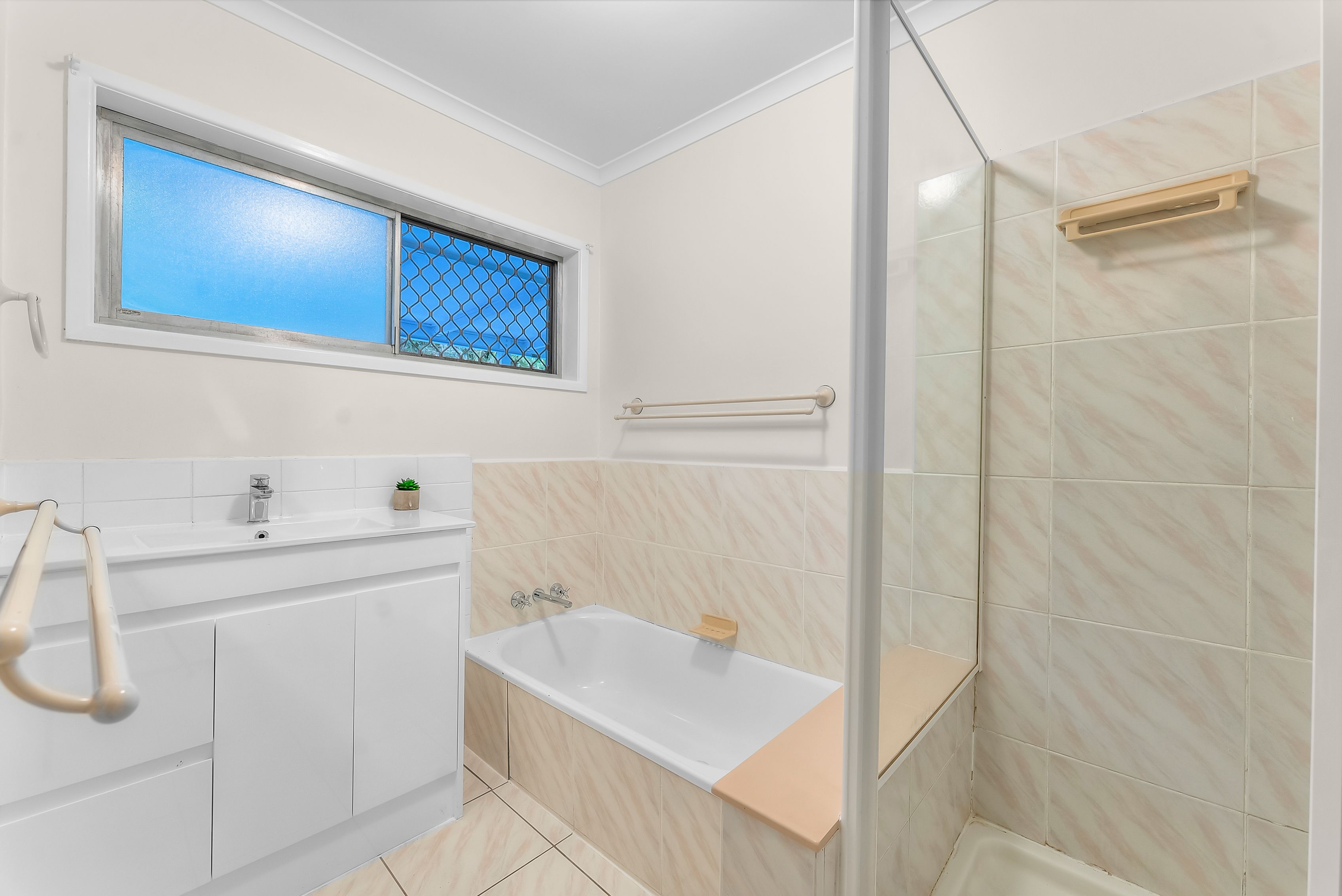 10 Tristania Street — photo 11 of 16