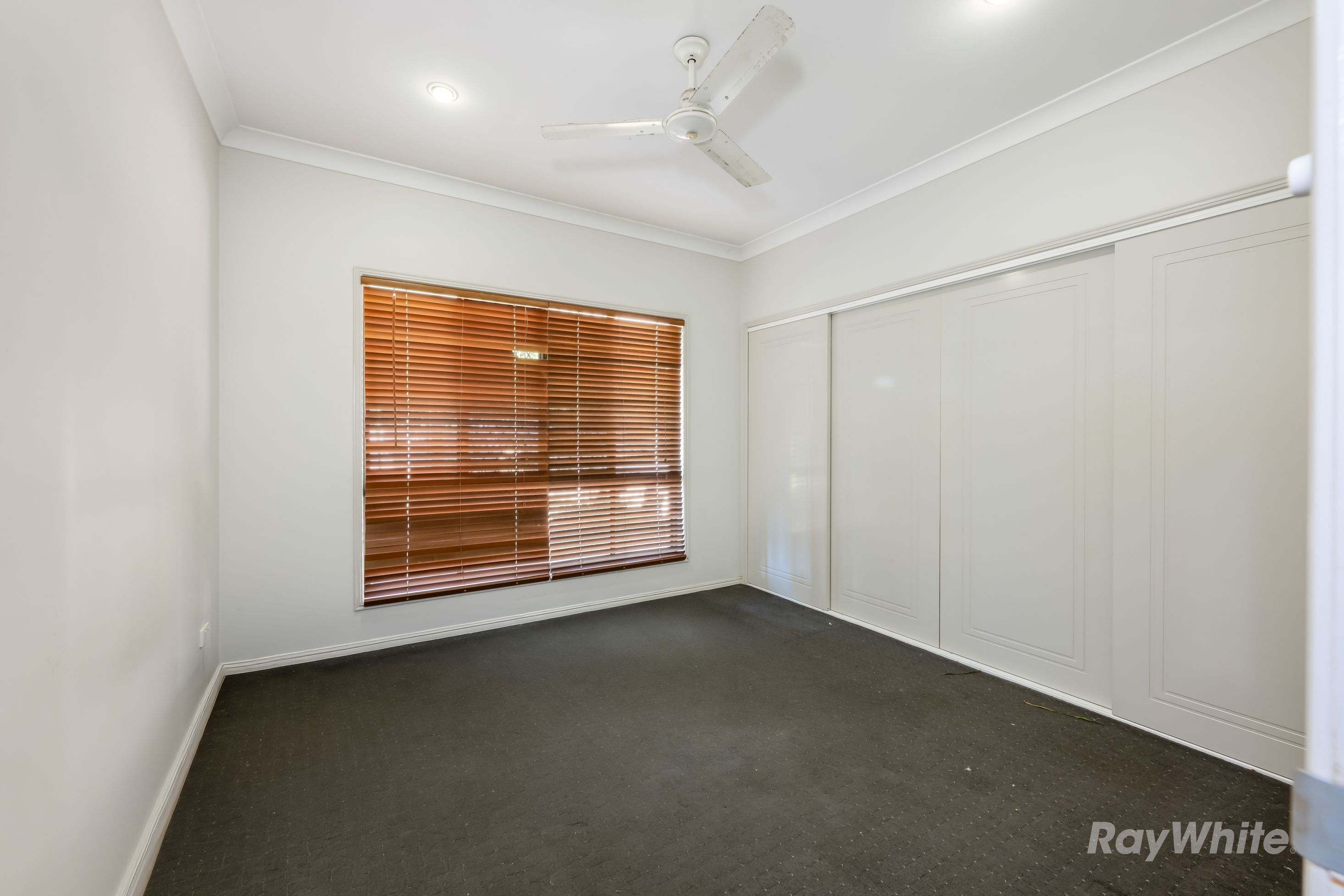 13 Raewood Close — photo 16 of 30