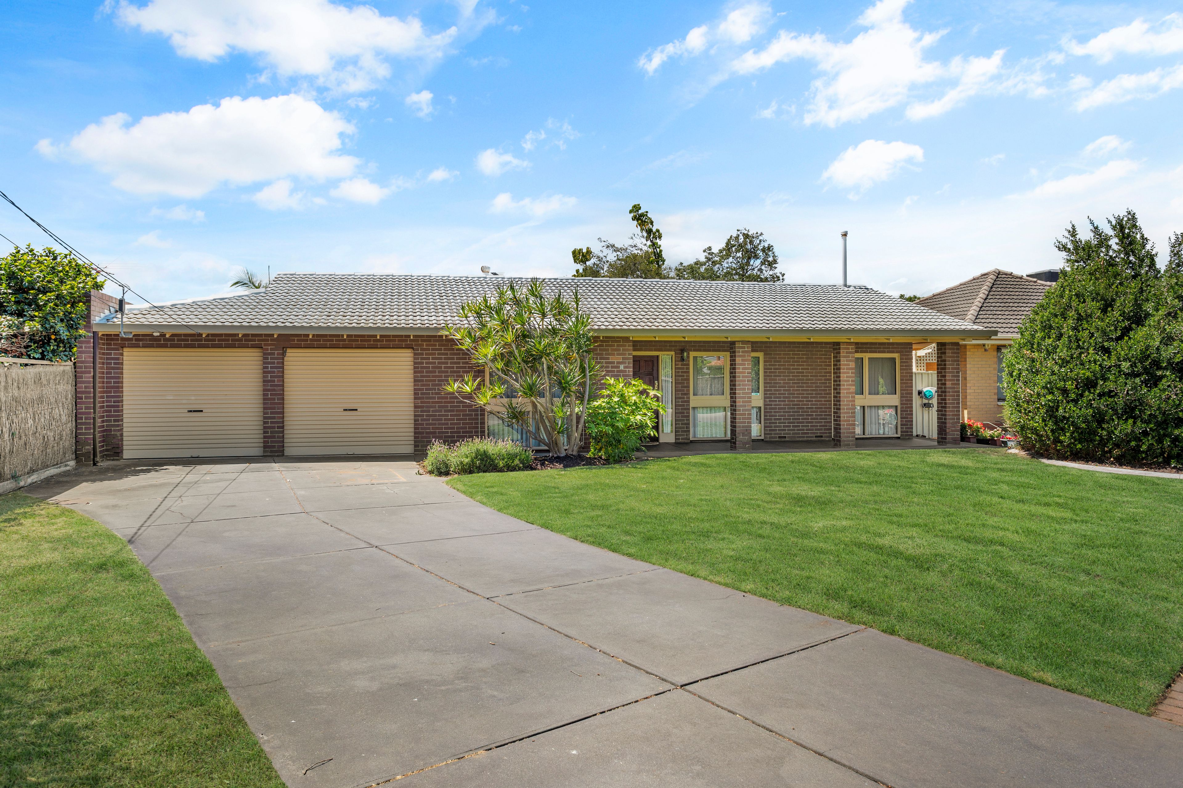 8 Cambridge Avenue — photo from Ray White Henley Beach