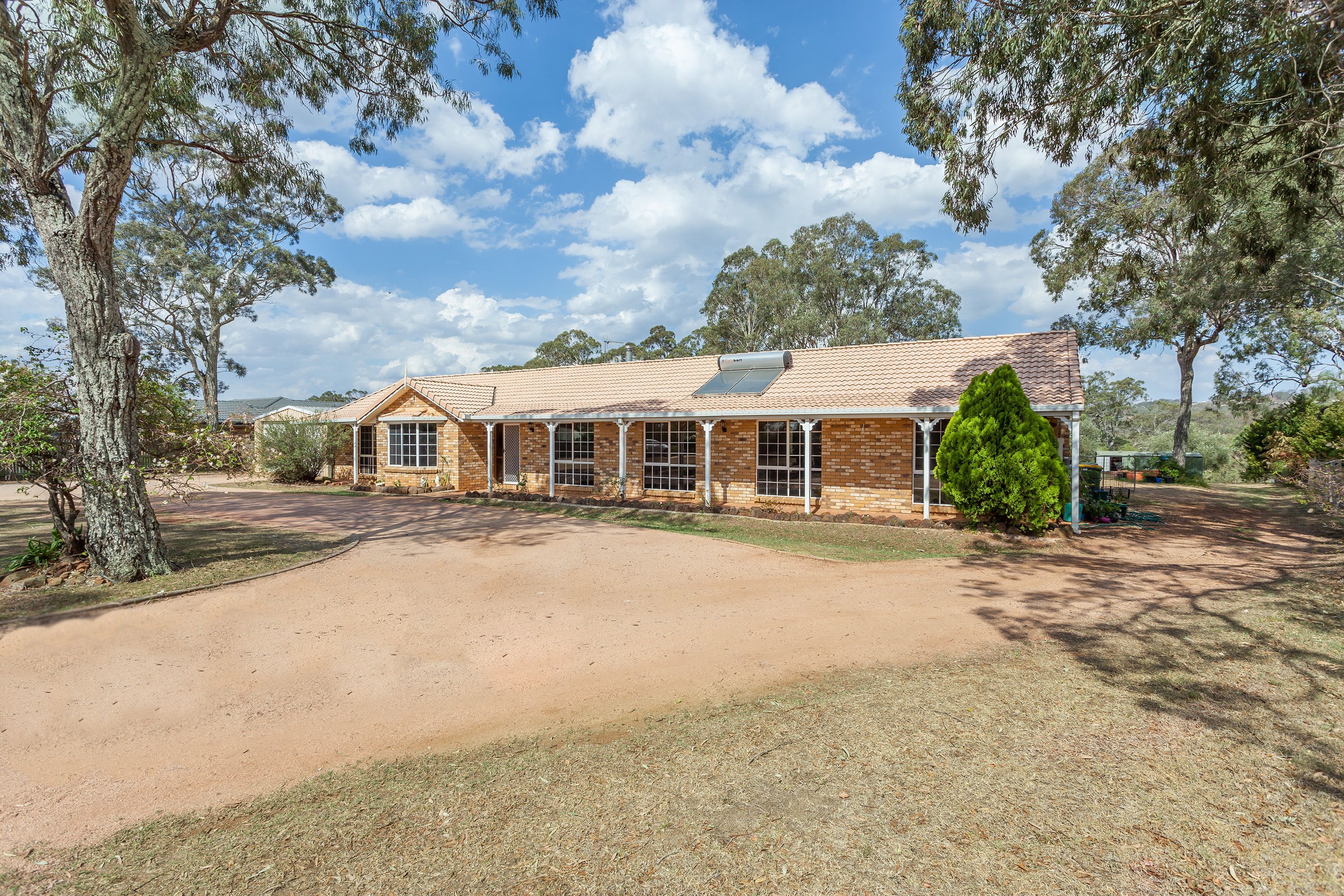 11 Calim Street, Cotswold Hills, QLD 4350