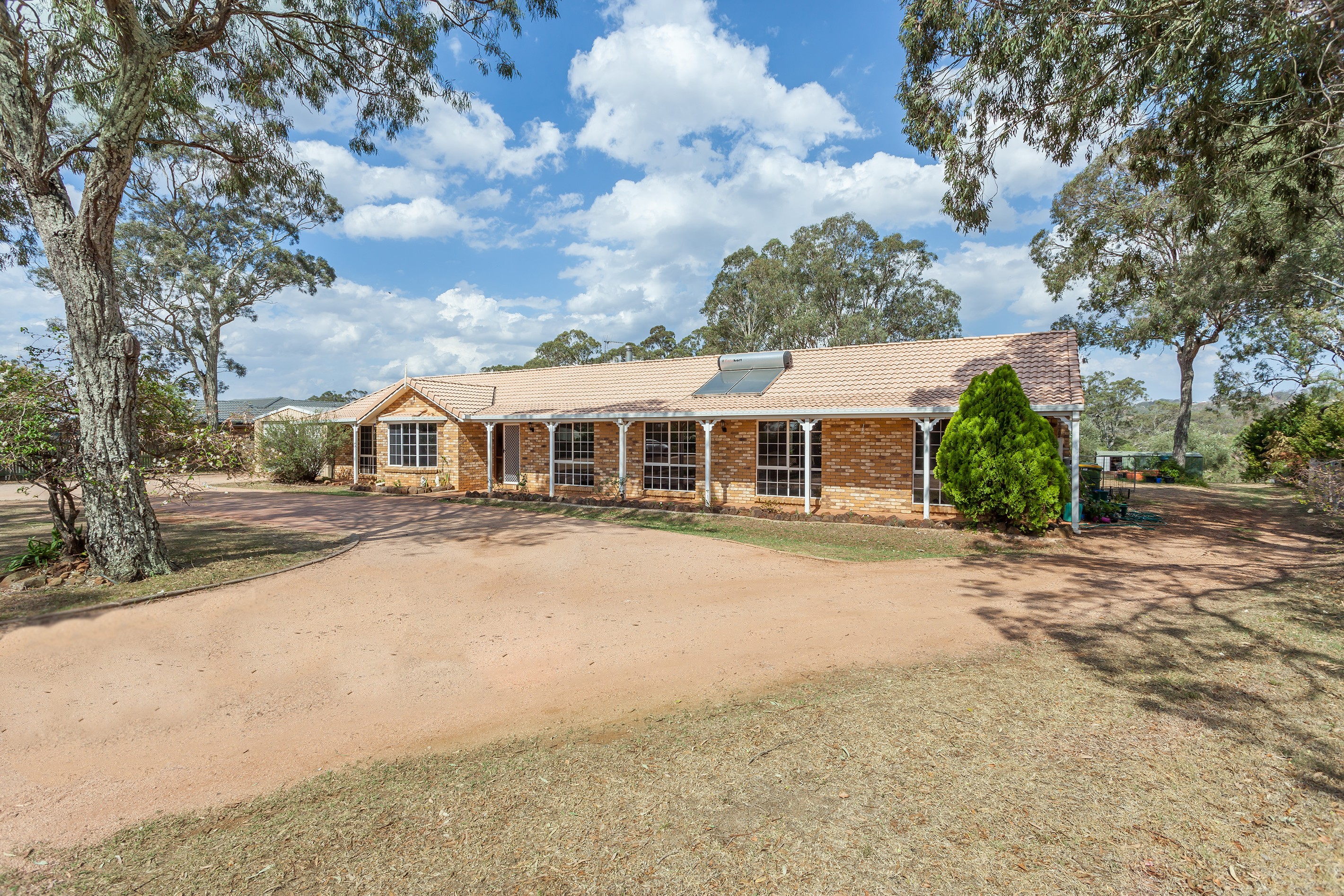 11 Calim Street, Cotswold Hills, QLD 4350