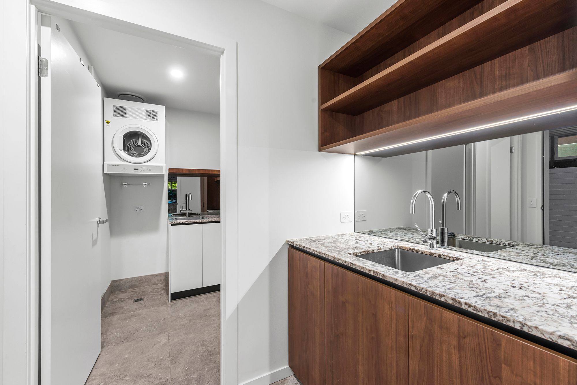202/23 Wilson Street — photo 15 of 27
