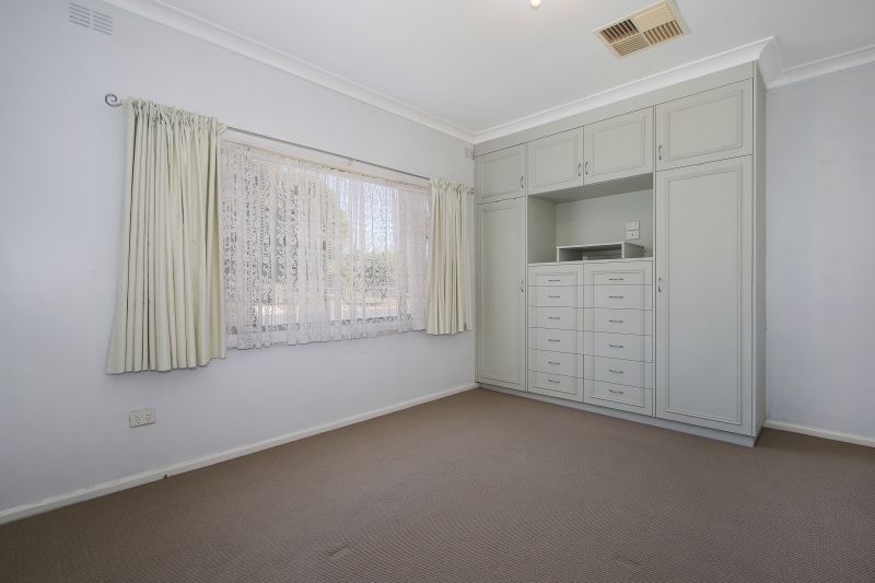 1/394 English Avenue, Lavington, NSW 2641