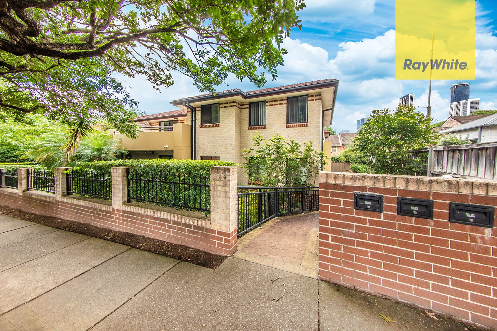 8/39-43 Fennell Street — photo from Ray White Parramatta