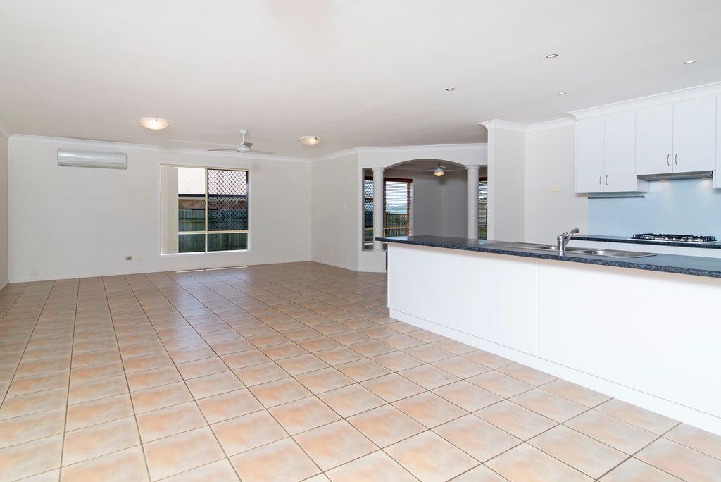 11 Barton Street, Middle Ridge, QLD 4350